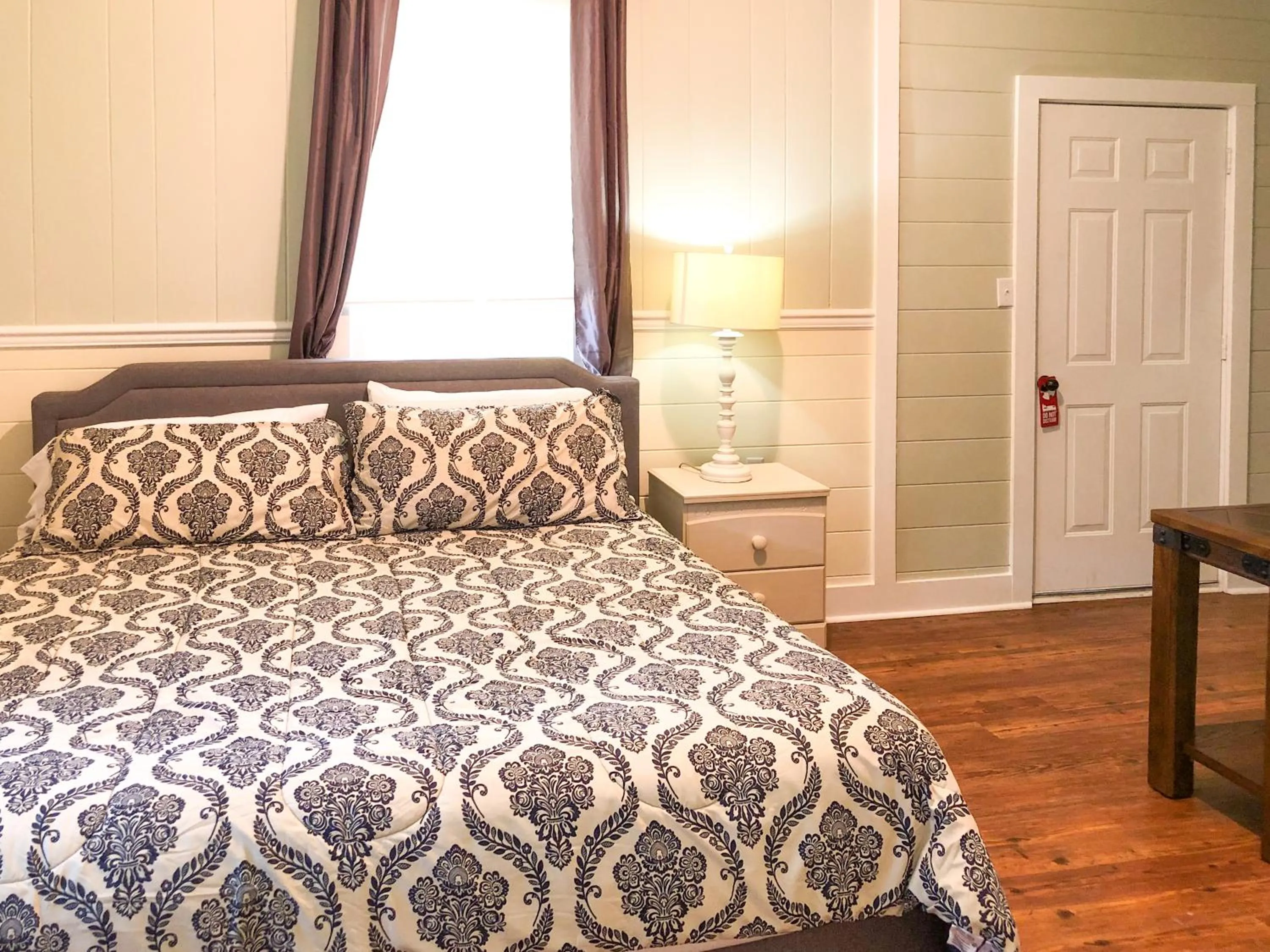 Bed in Blackbeard's Lodge