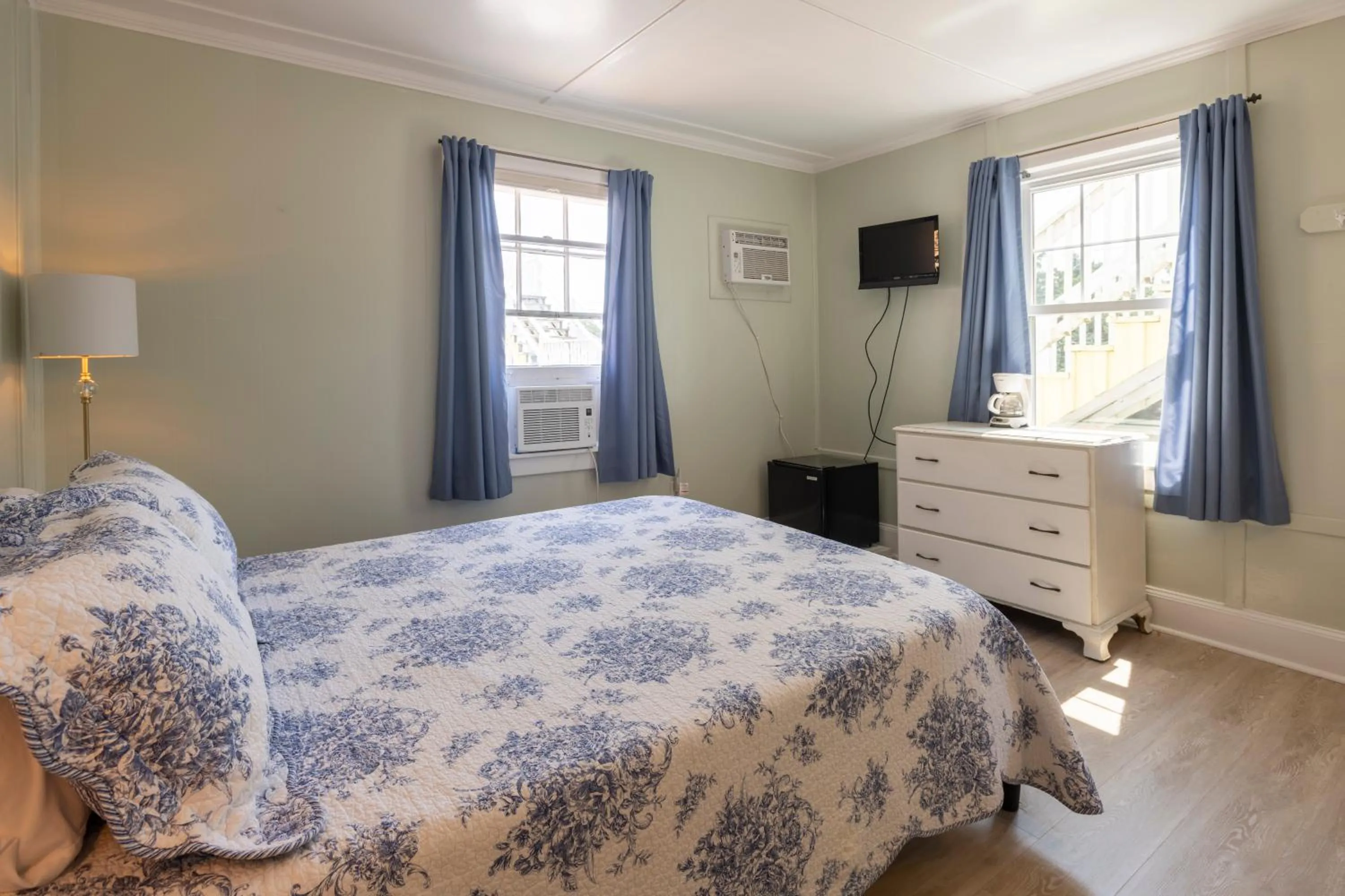 Bed in Blackbeard's Lodge