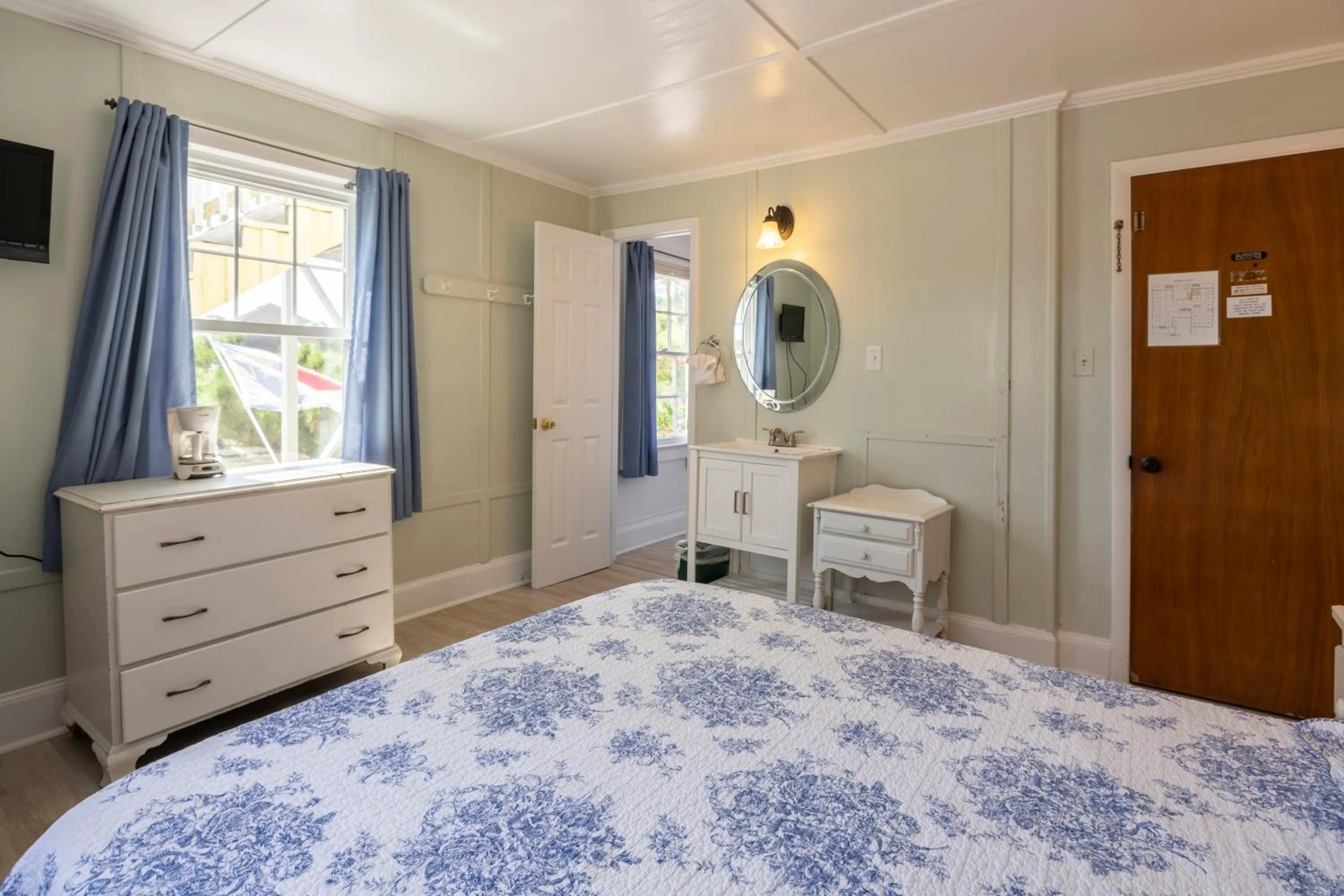 Bed in Blackbeard's Lodge