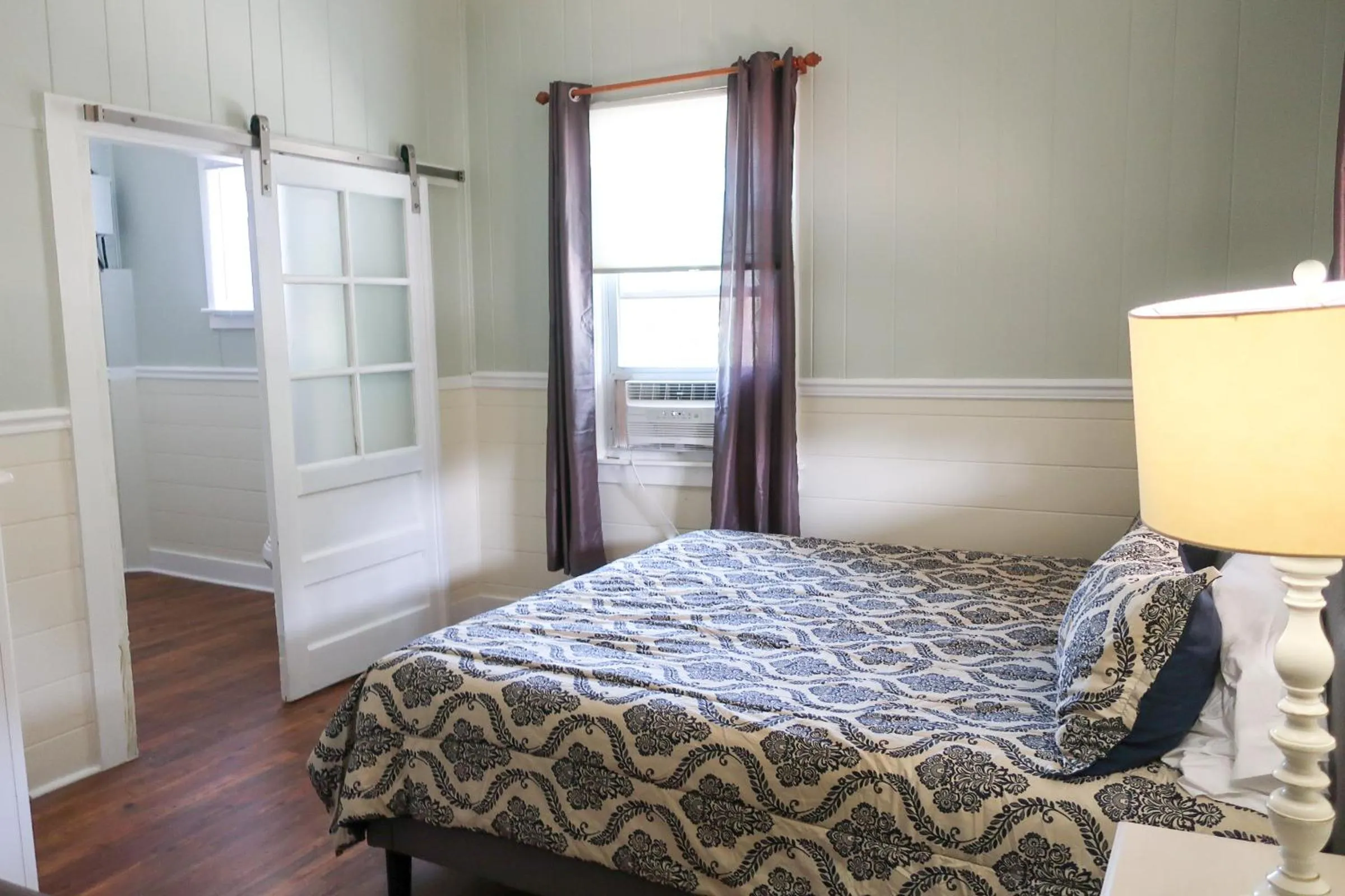 Bed in Blackbeard's Lodge