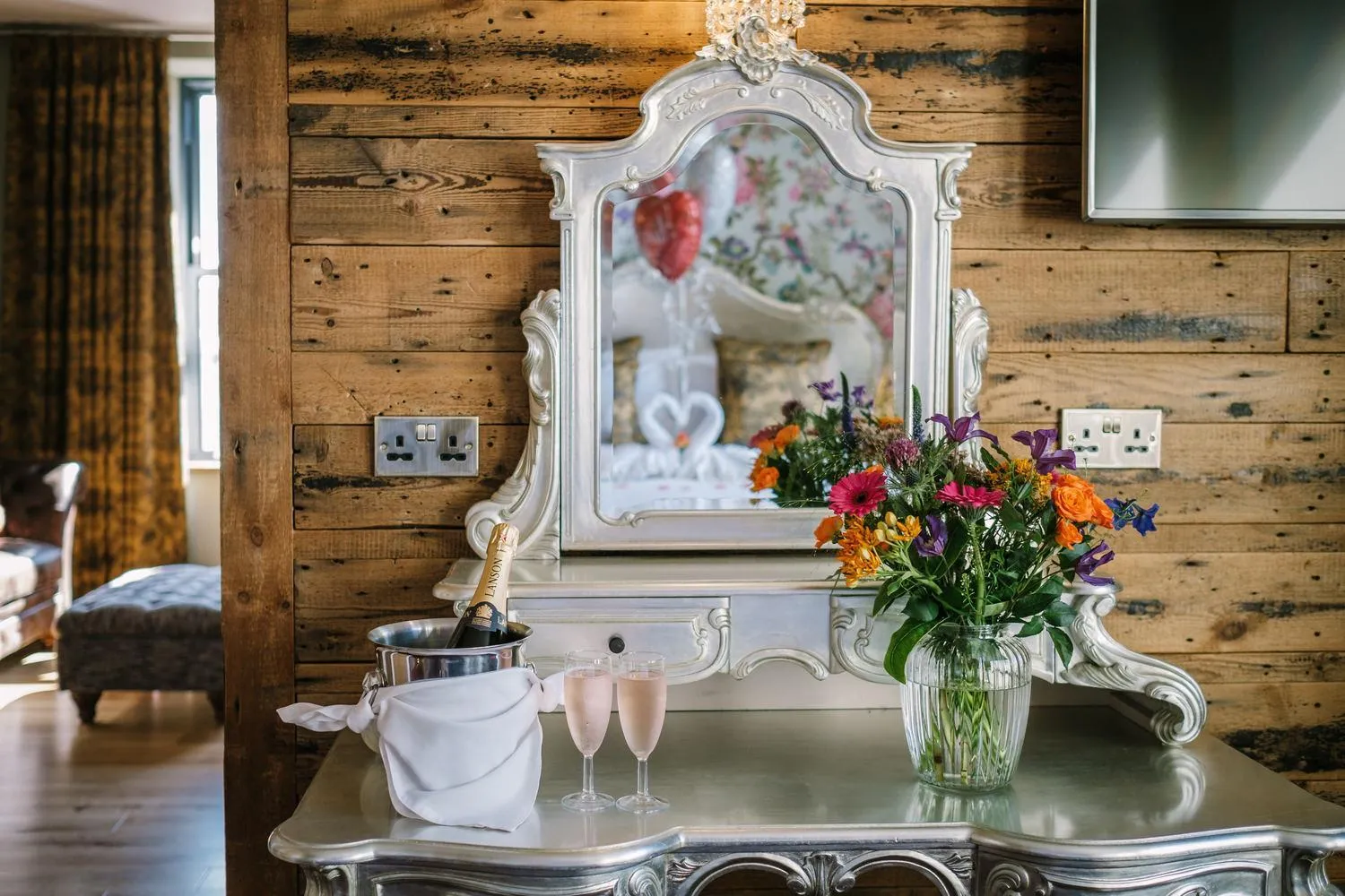 Decorative detail in Lymestone Boutique Accommodation