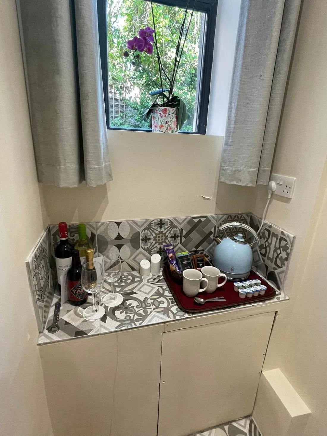 Coffee/tea facilities in Lymestone Boutique Accommodation