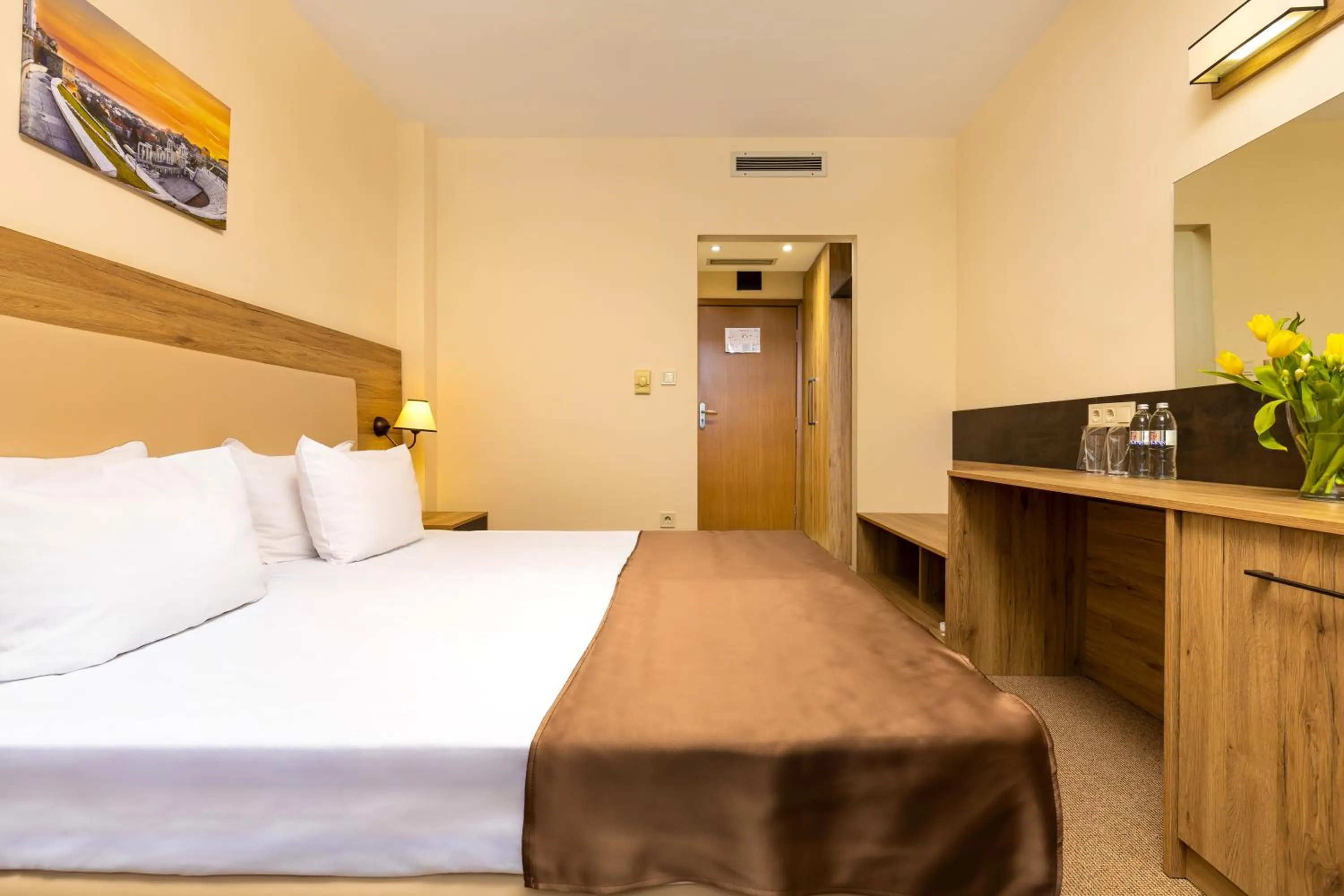 Photo of the whole room, Bed in Hotel Intelcoop