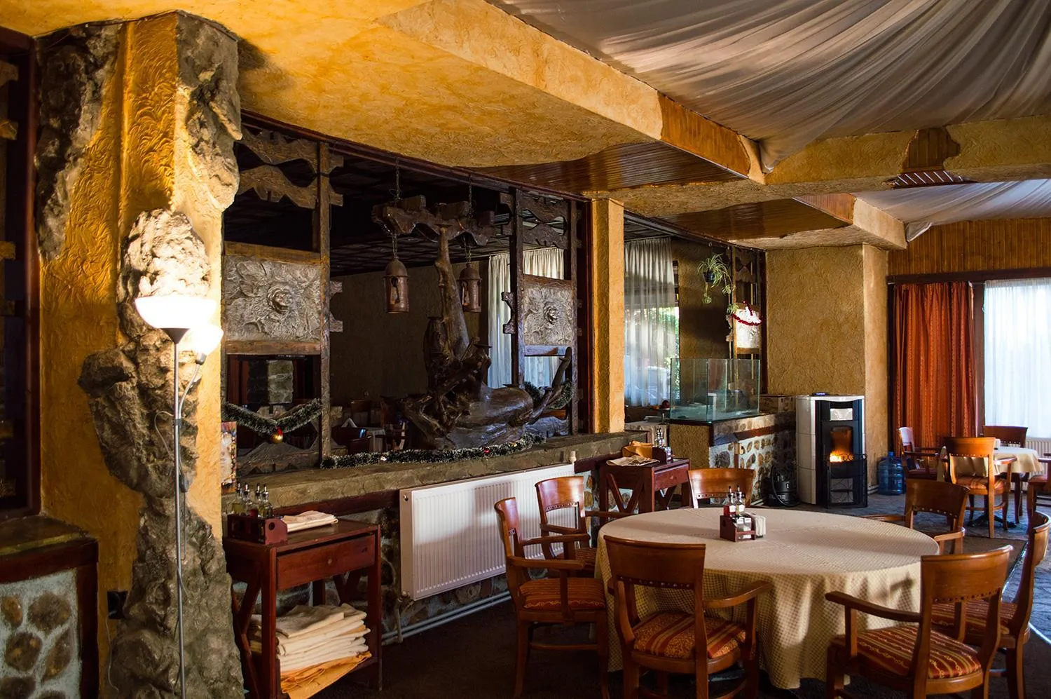 Restaurant/places to eat in Hotel Rodina