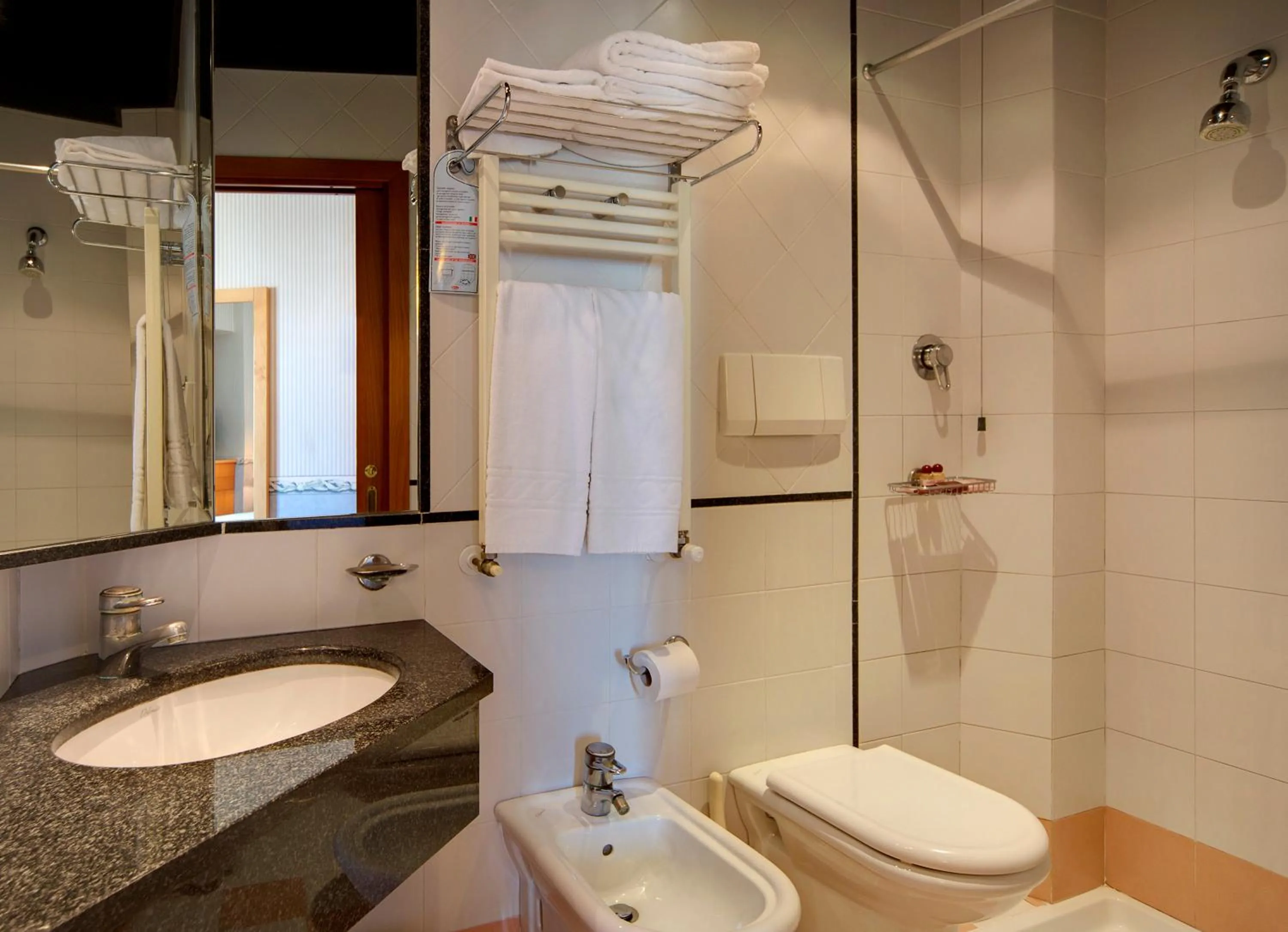 Bathroom in Hotel Palace