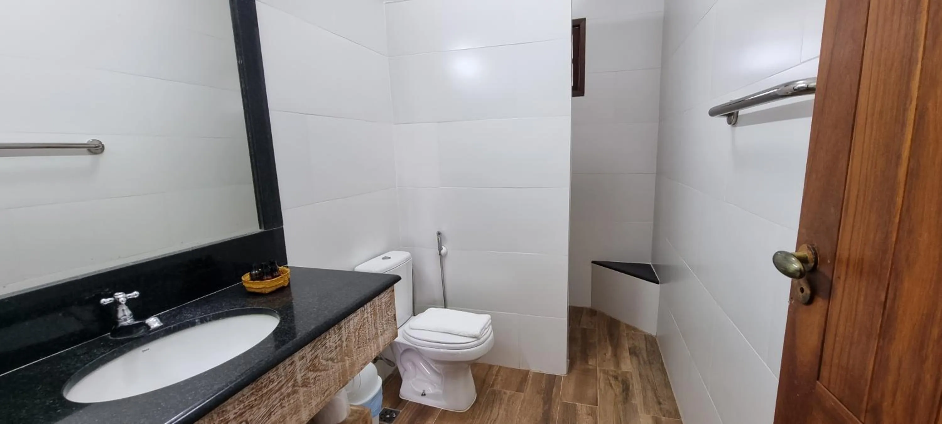 Pousada Praia das Ondas - Pé na areia