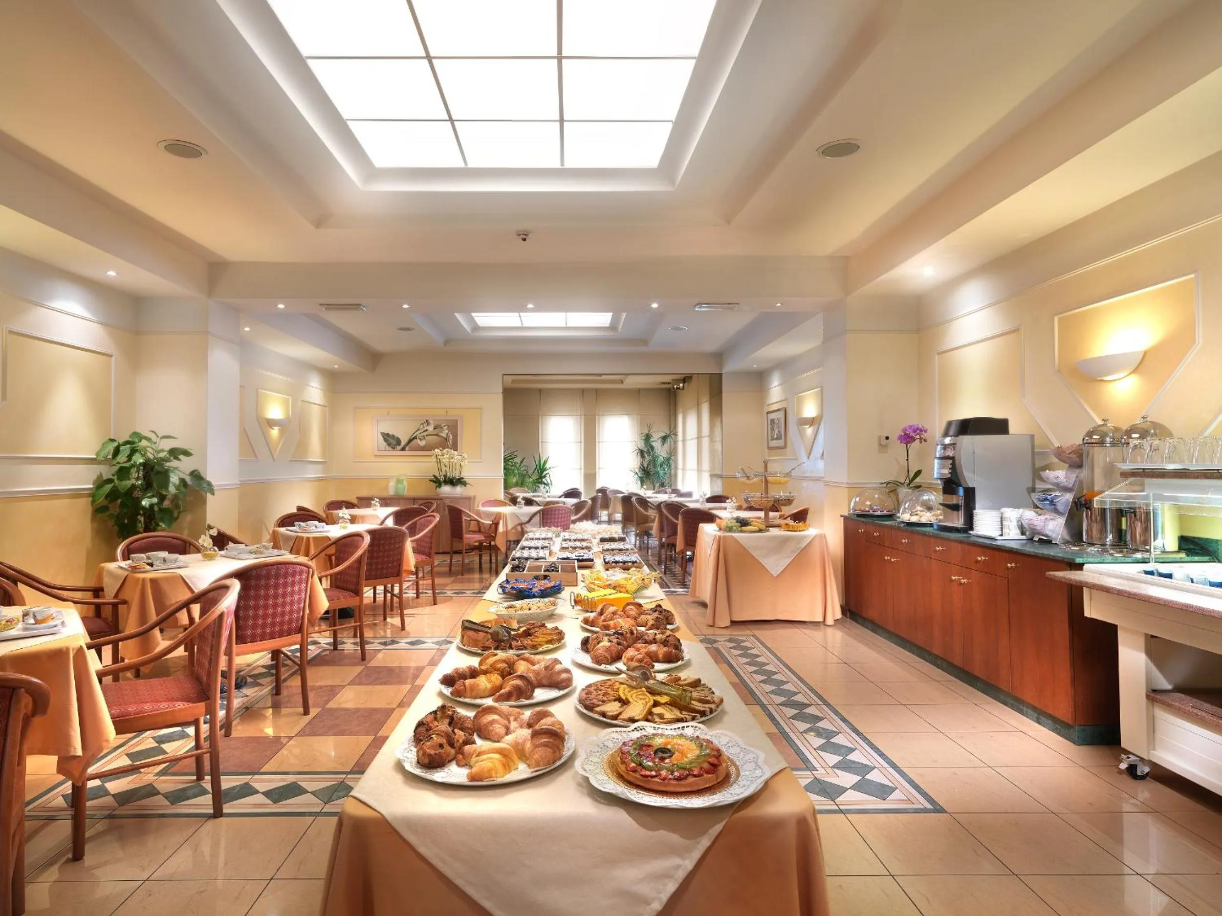 Buffet breakfast in Piramidi Hotel