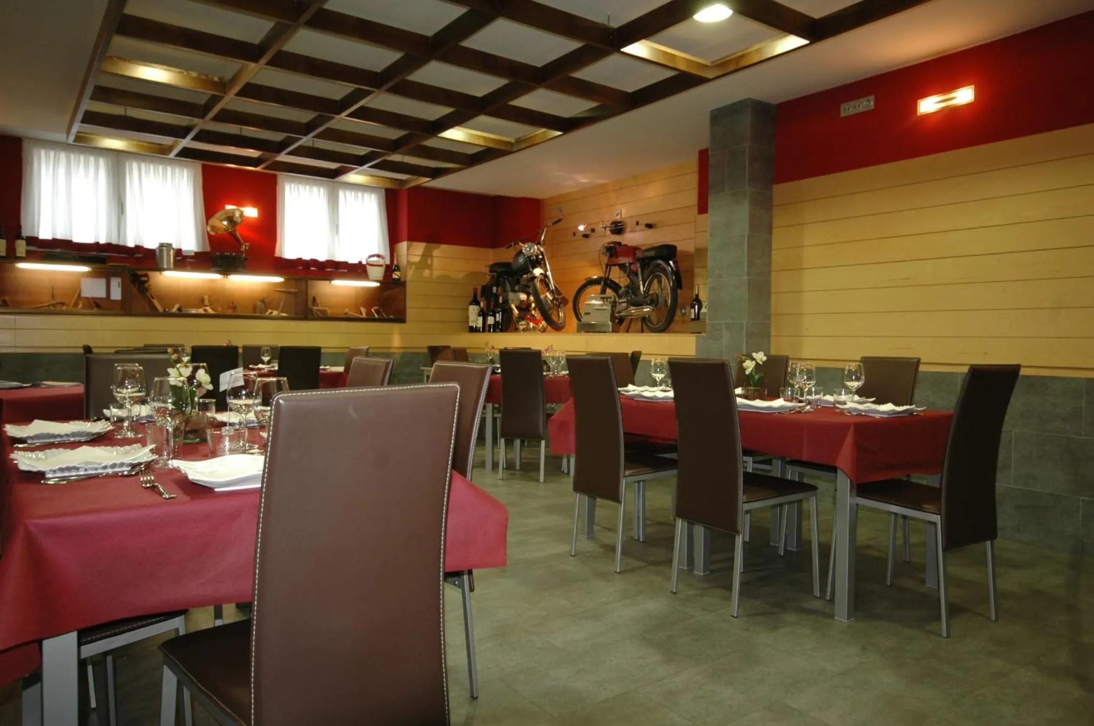 Restaurant/places to eat in Hotel Cuéntame