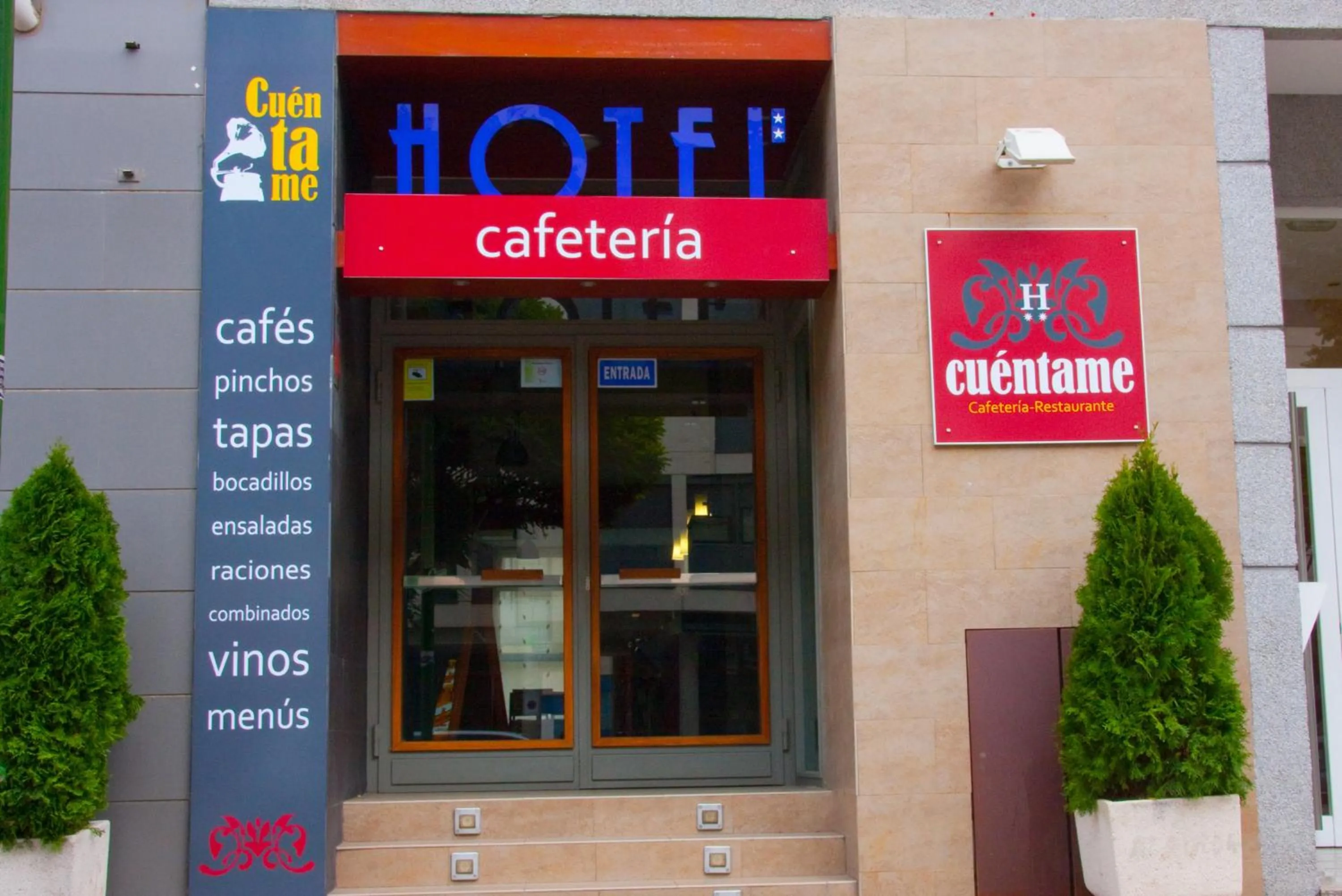 Facade/entrance in Hotel Cuéntame