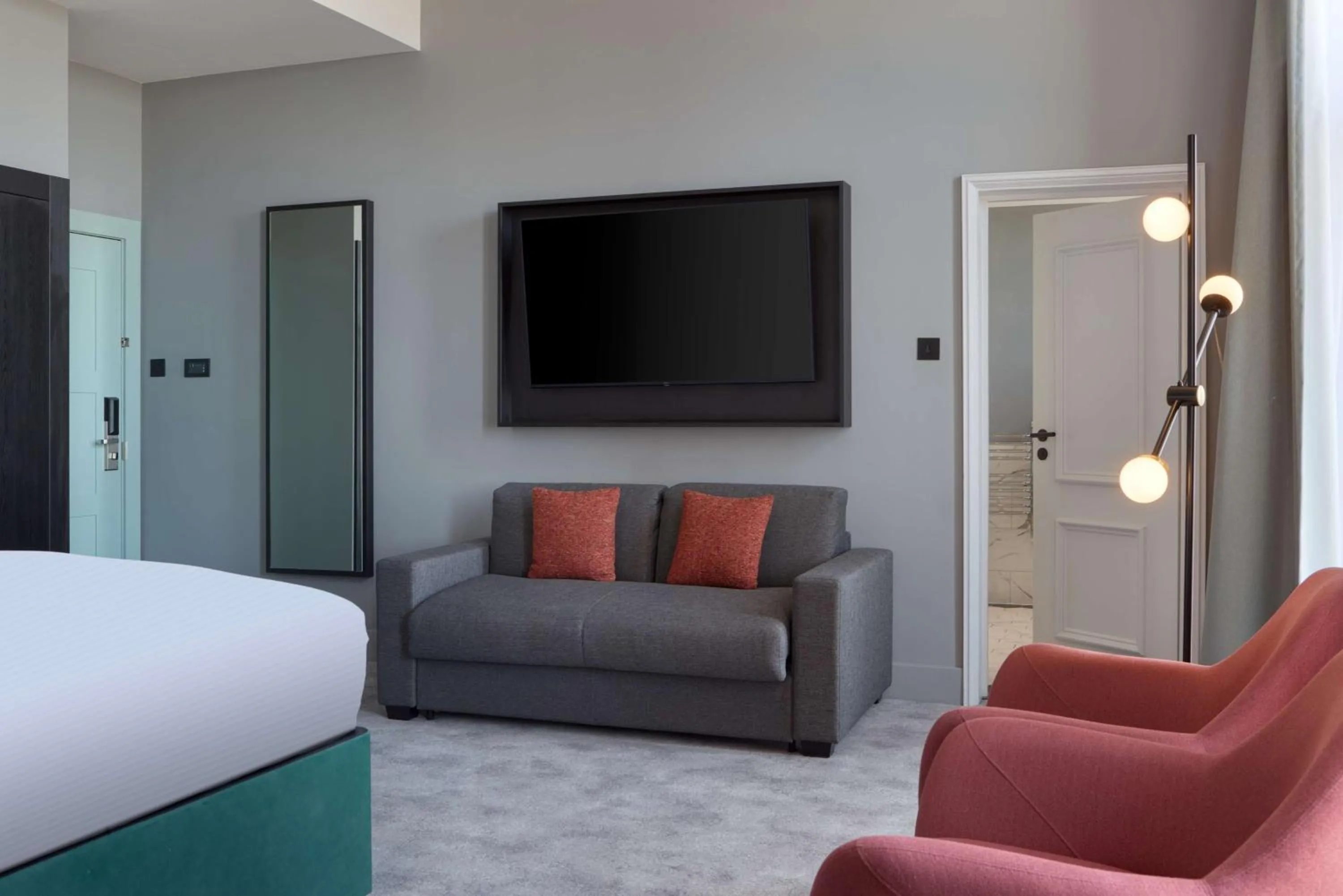 Bed in DoubleTree By Hilton Brighton Metropole