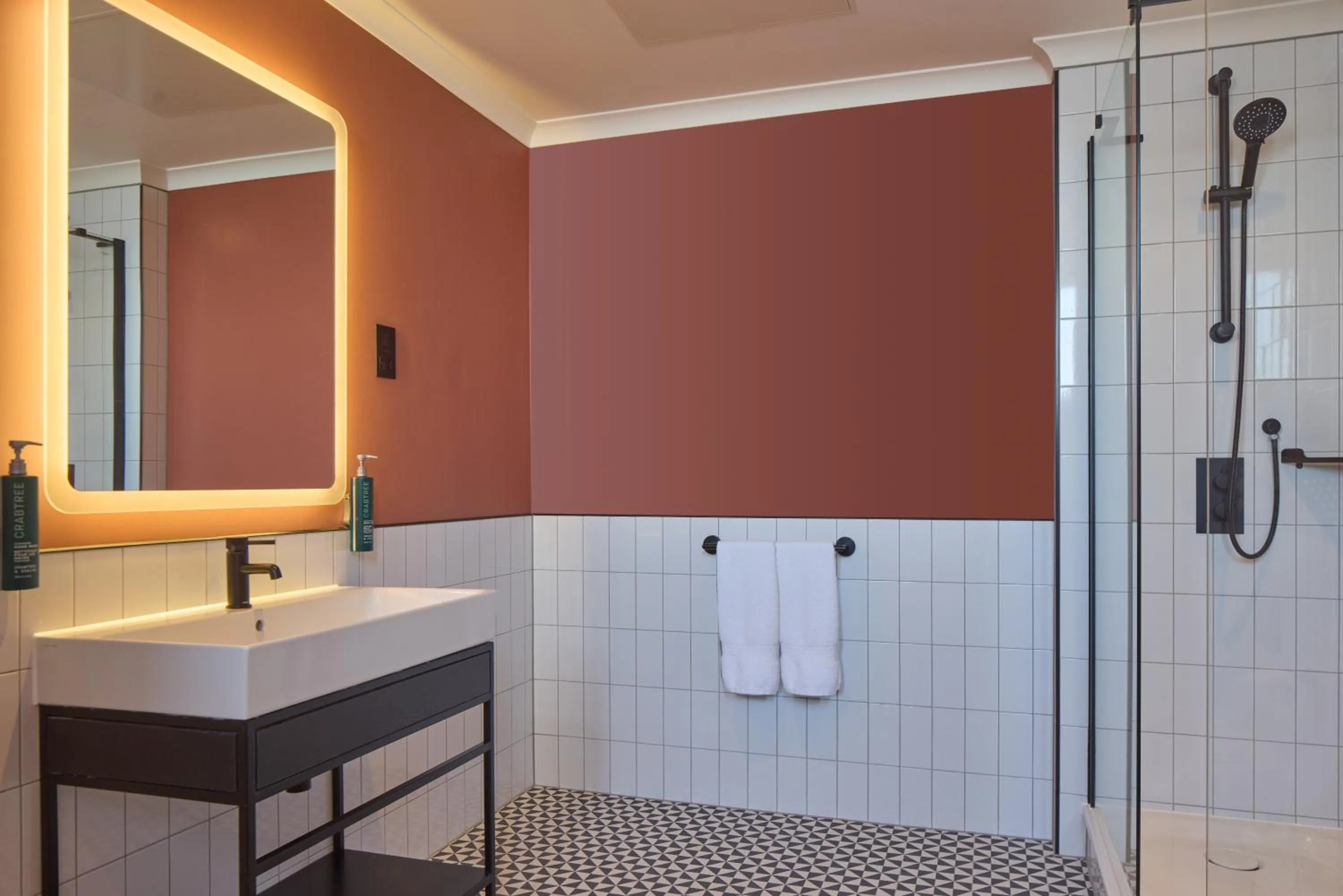 Bathroom in DoubleTree By Hilton Brighton Metropole