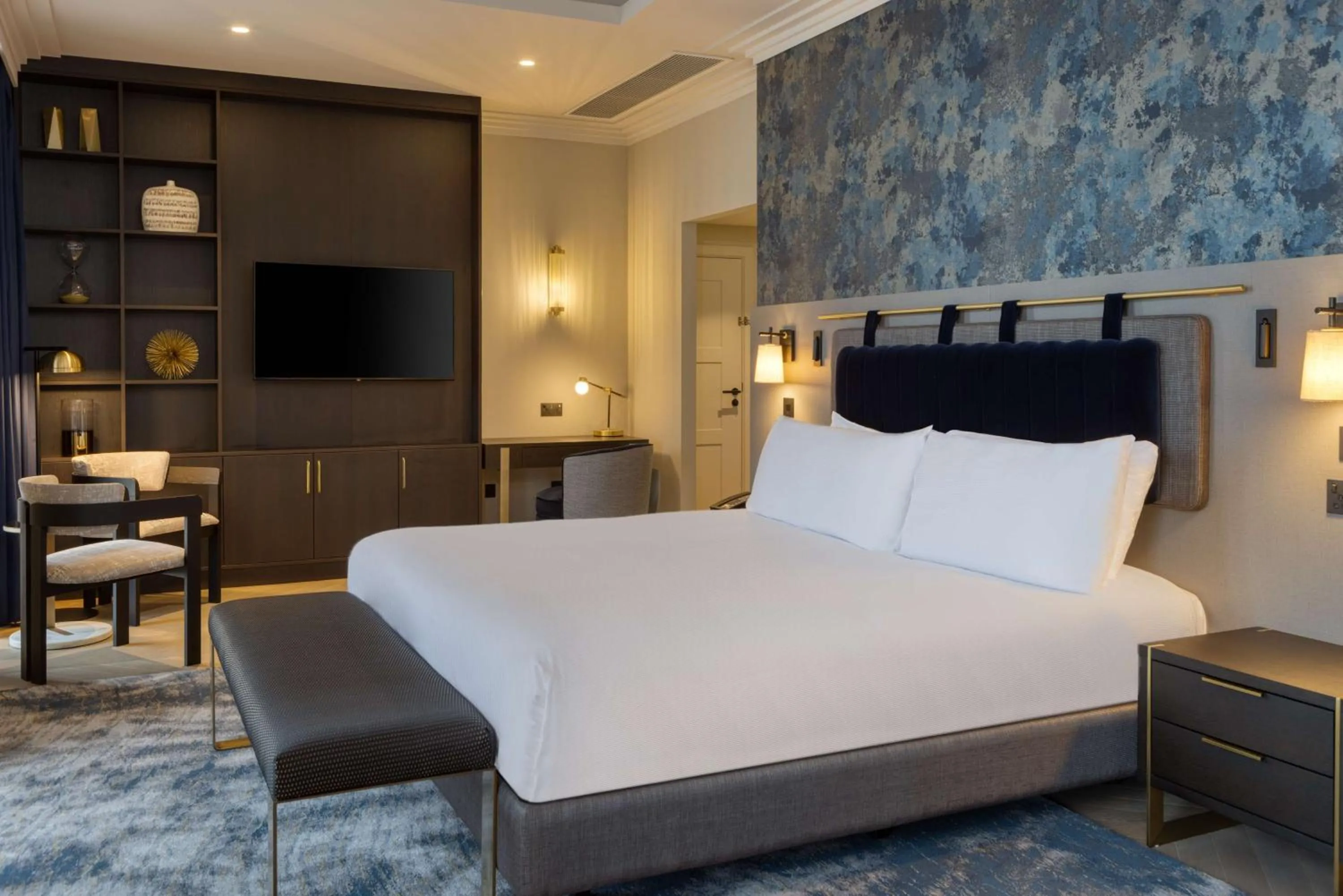 Bed in DoubleTree By Hilton Brighton Metropole