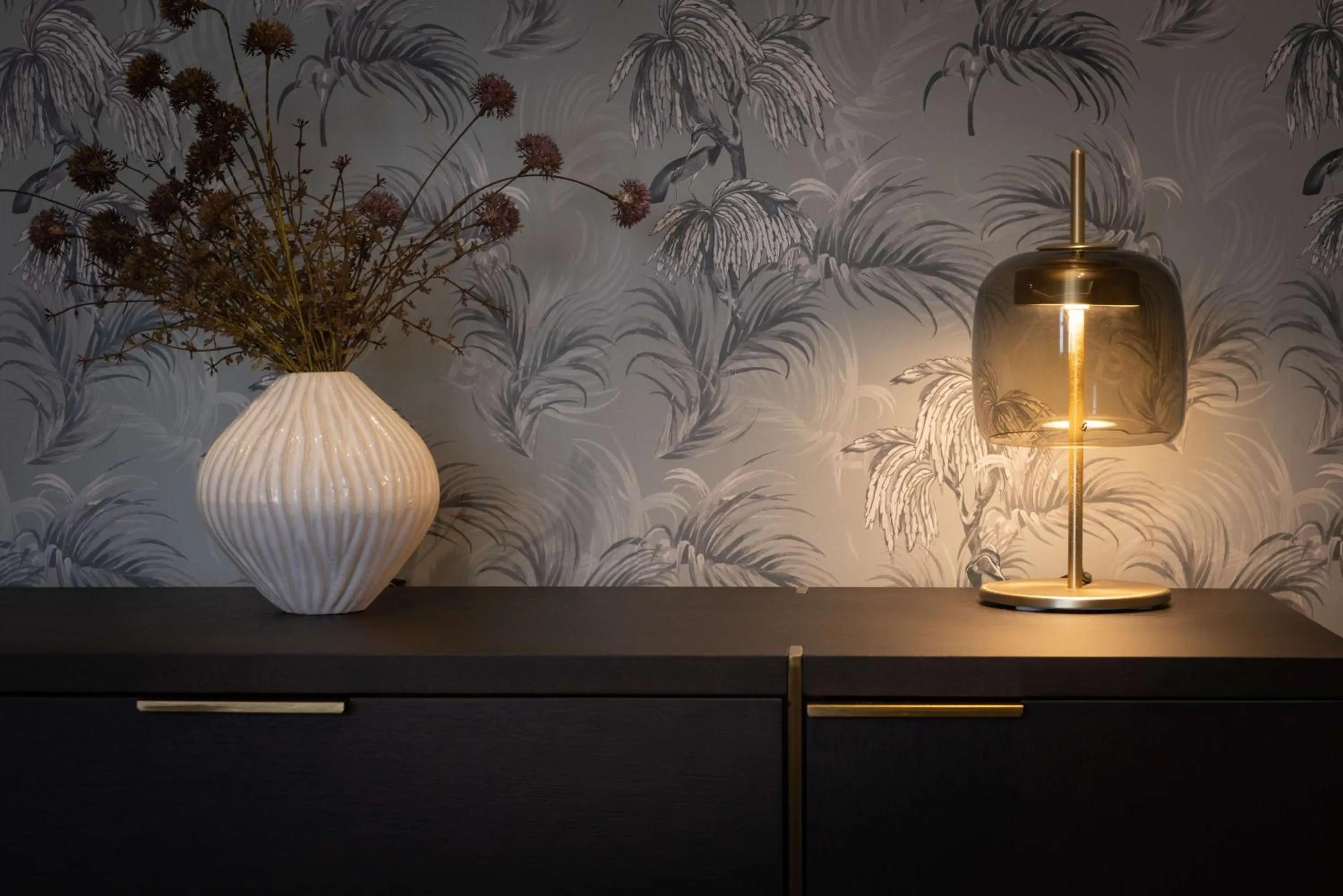 Living room in DoubleTree By Hilton Brighton Metropole