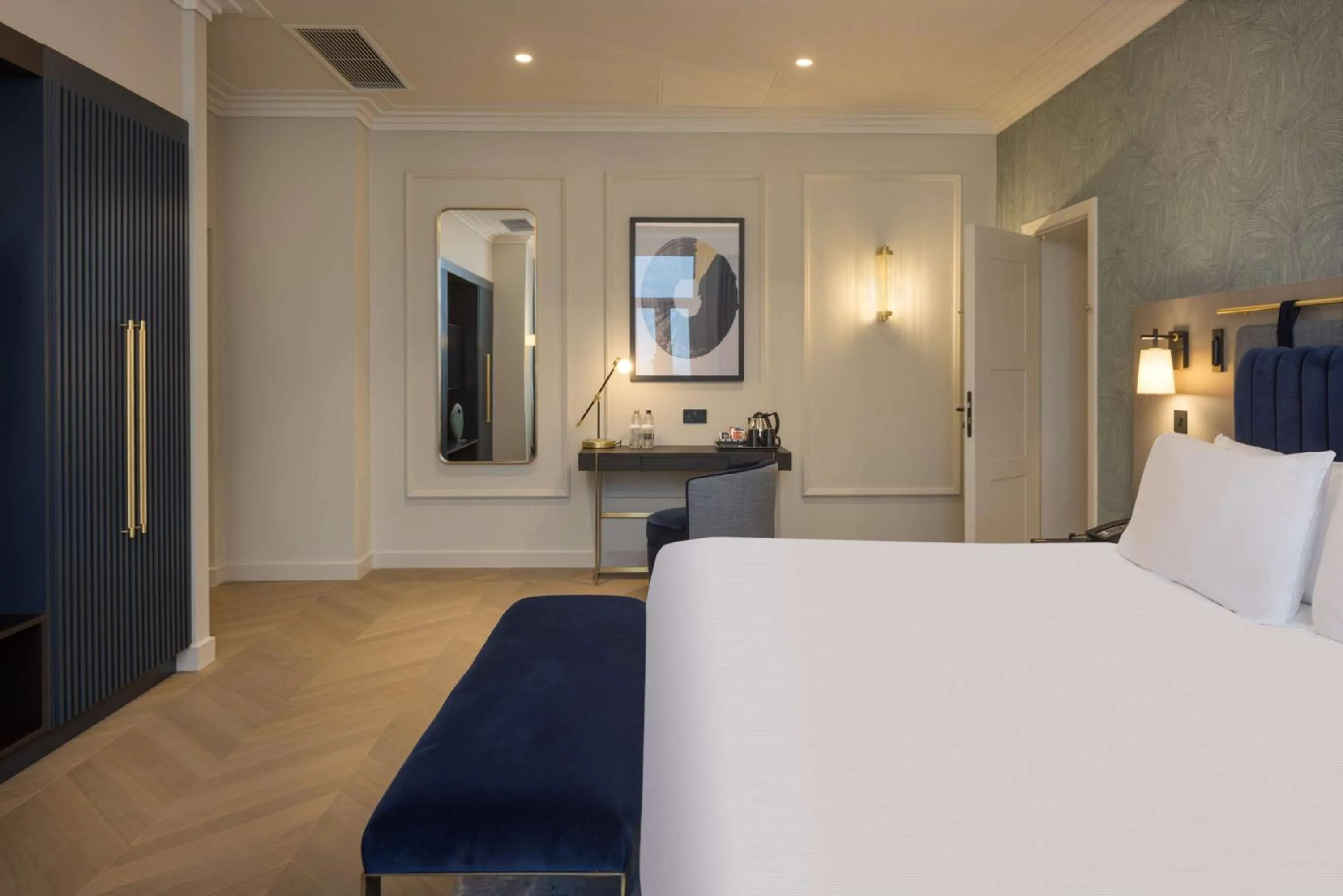 Bed in DoubleTree By Hilton Brighton Metropole