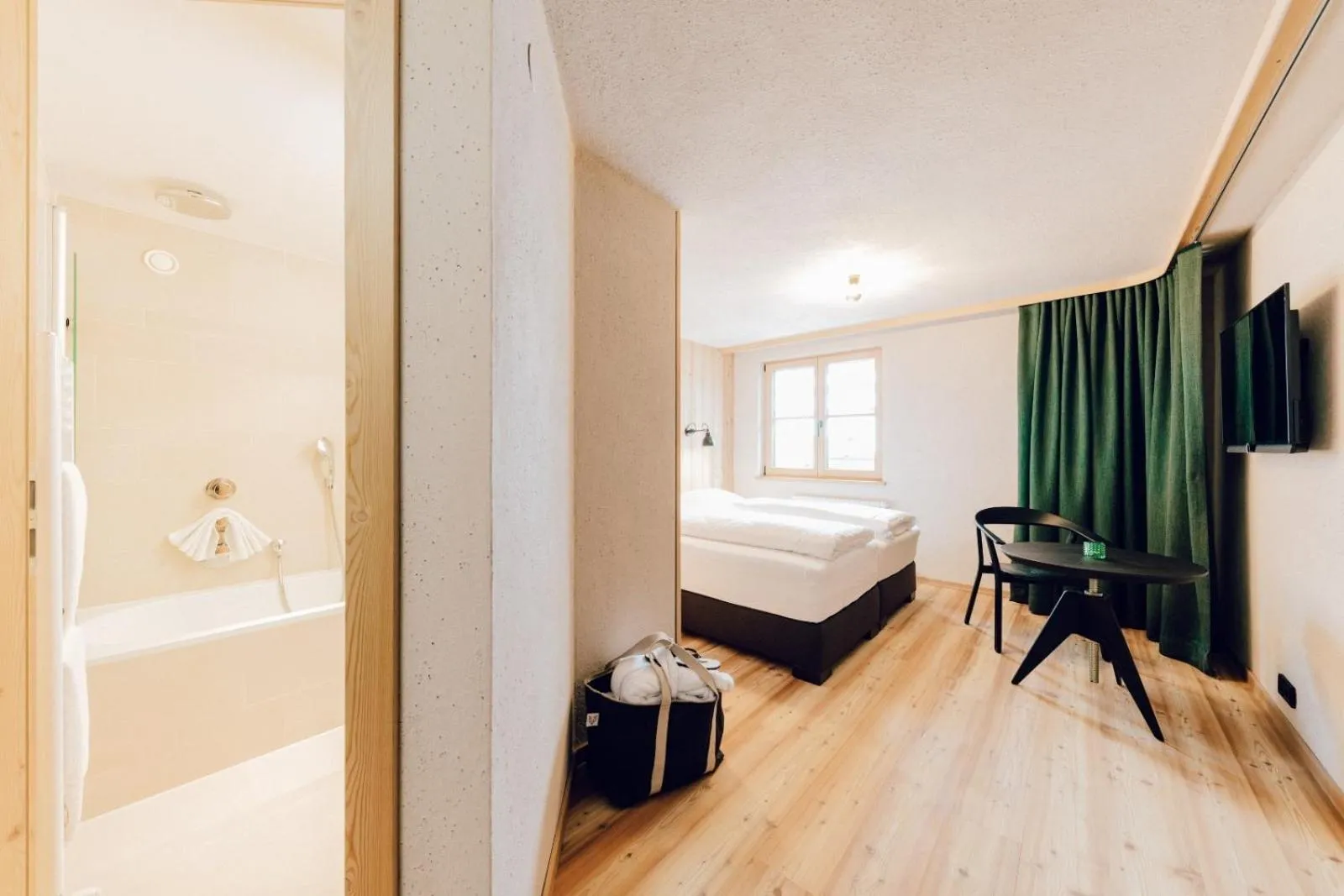 Photo of the whole room, Bed in Das Johann