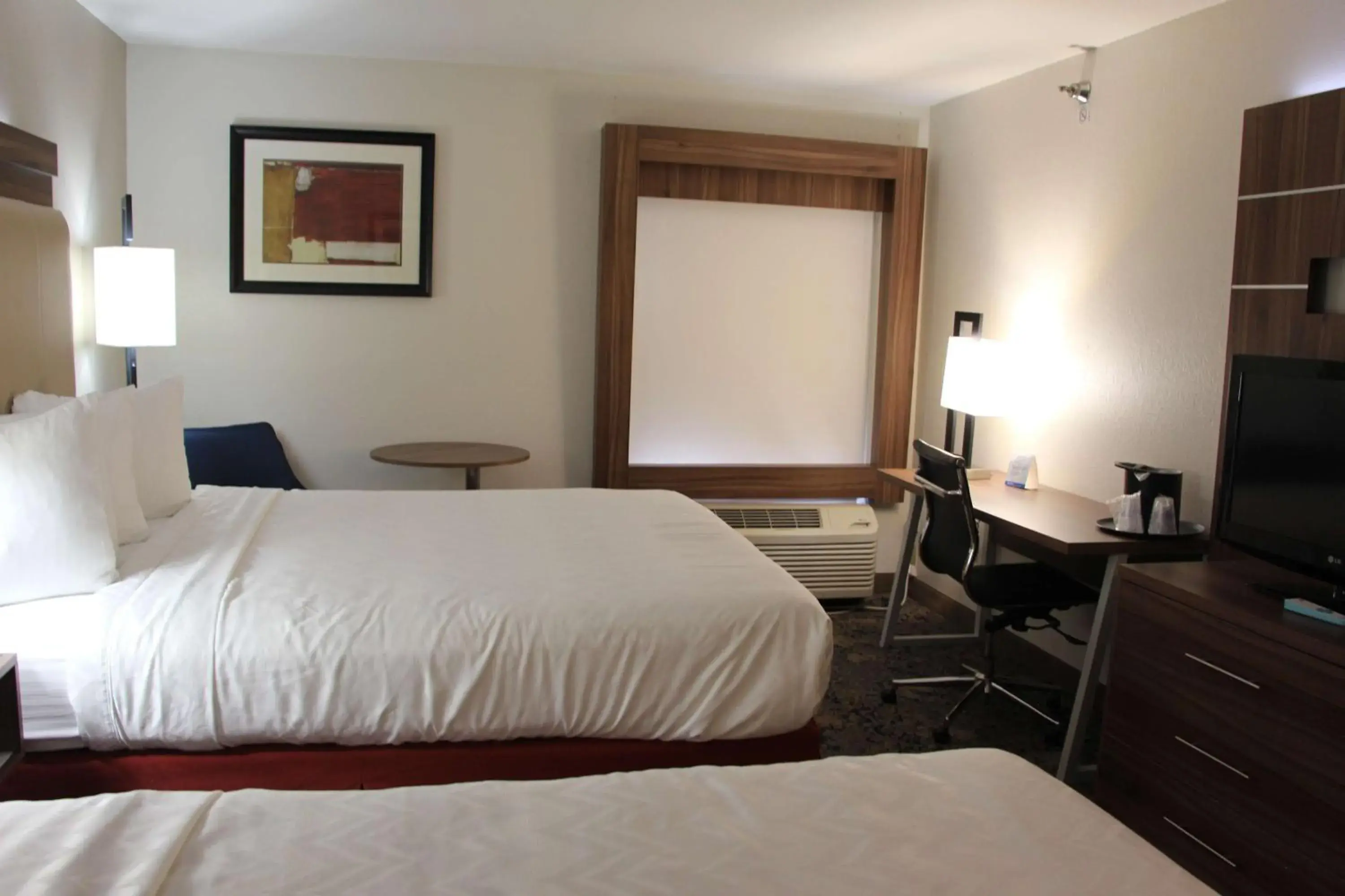 Queen Room with Two Queen Beds in Best Western Plus Kansas City Airport - KCI East Queen Room with Two Queen Beds in Best Western Plus Kansas City Airport - KCI East