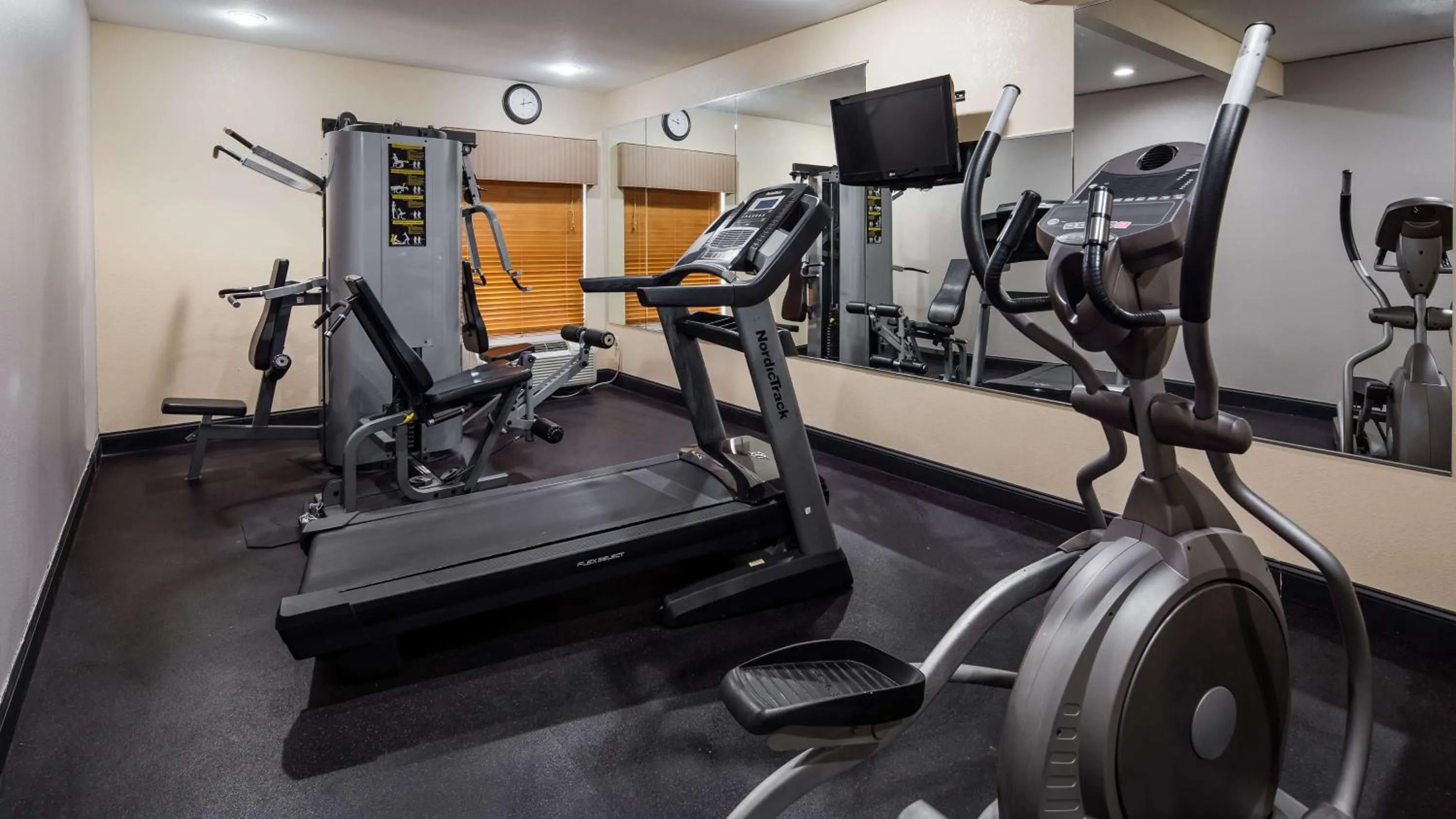 Fitness centre/facilities in Best Western Plus Kansas City Airport - KCI East