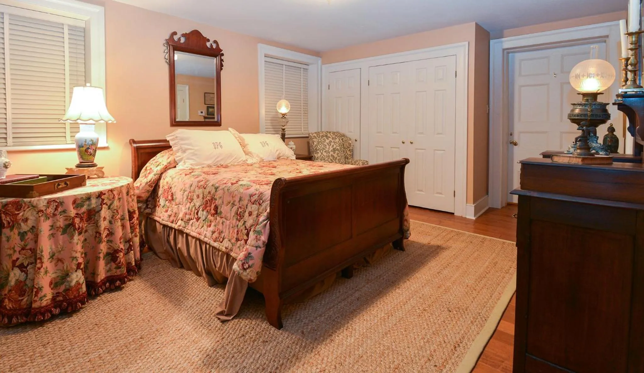 Bed in Choctaw Hall Bed & Breakfast