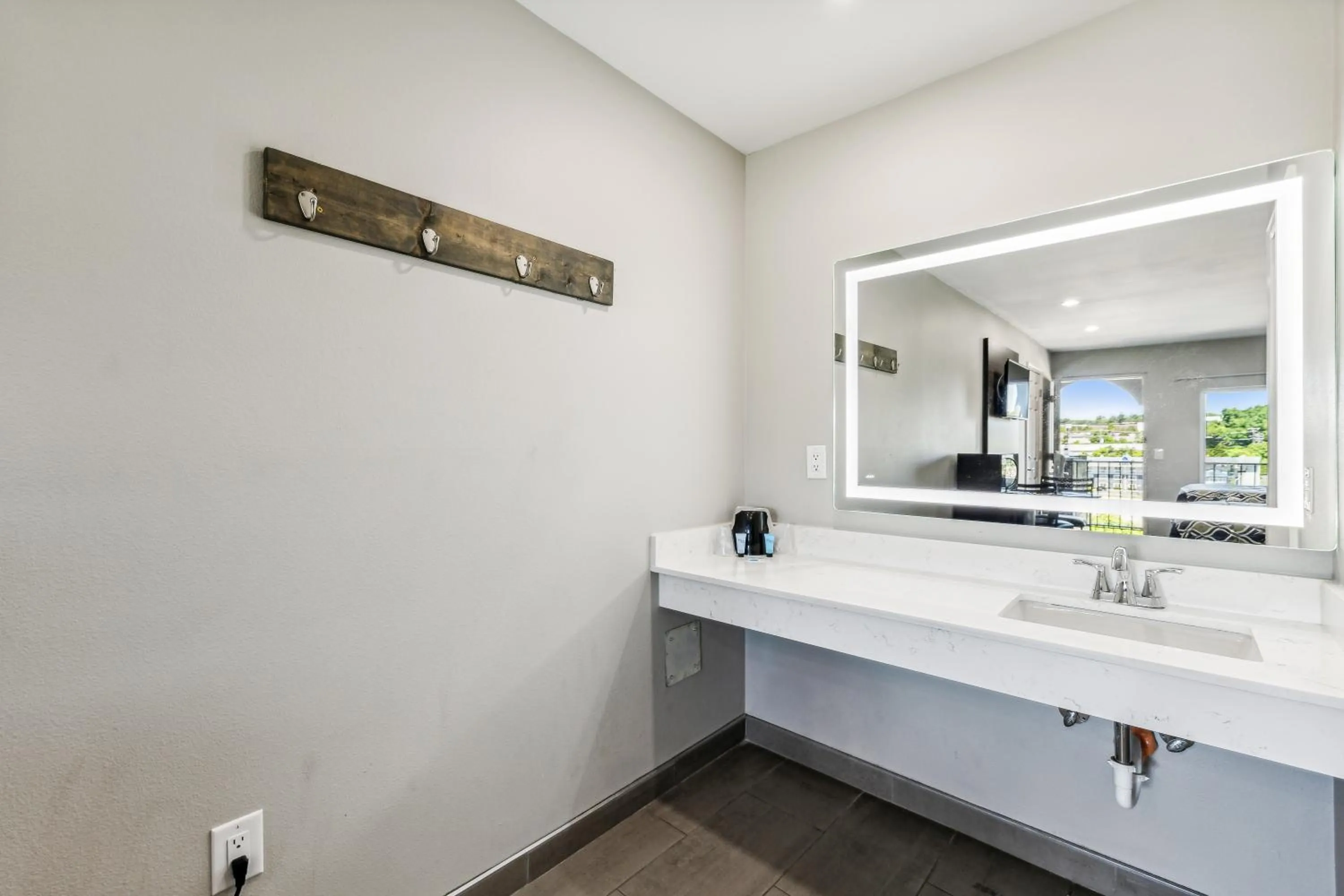 Bathroom in Knights Inn Antioch