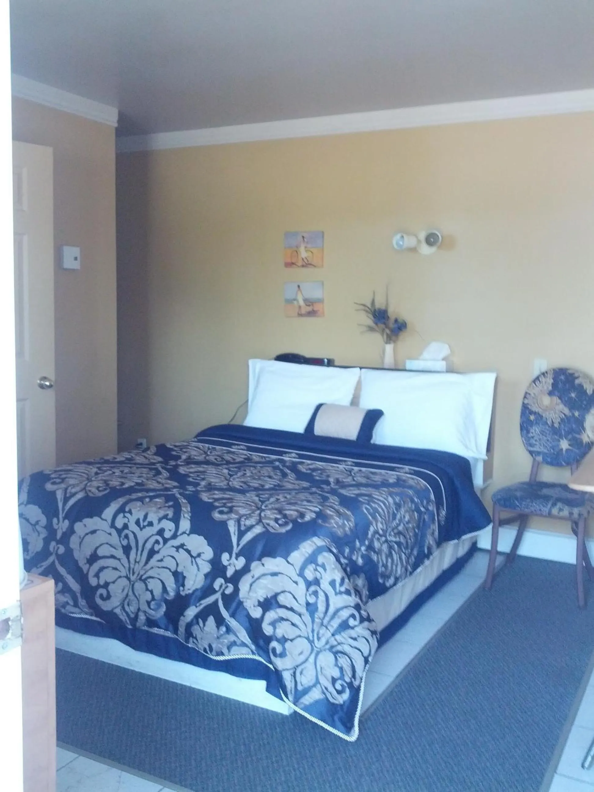 bunk bed, Bed in Motel Montgolfière JP