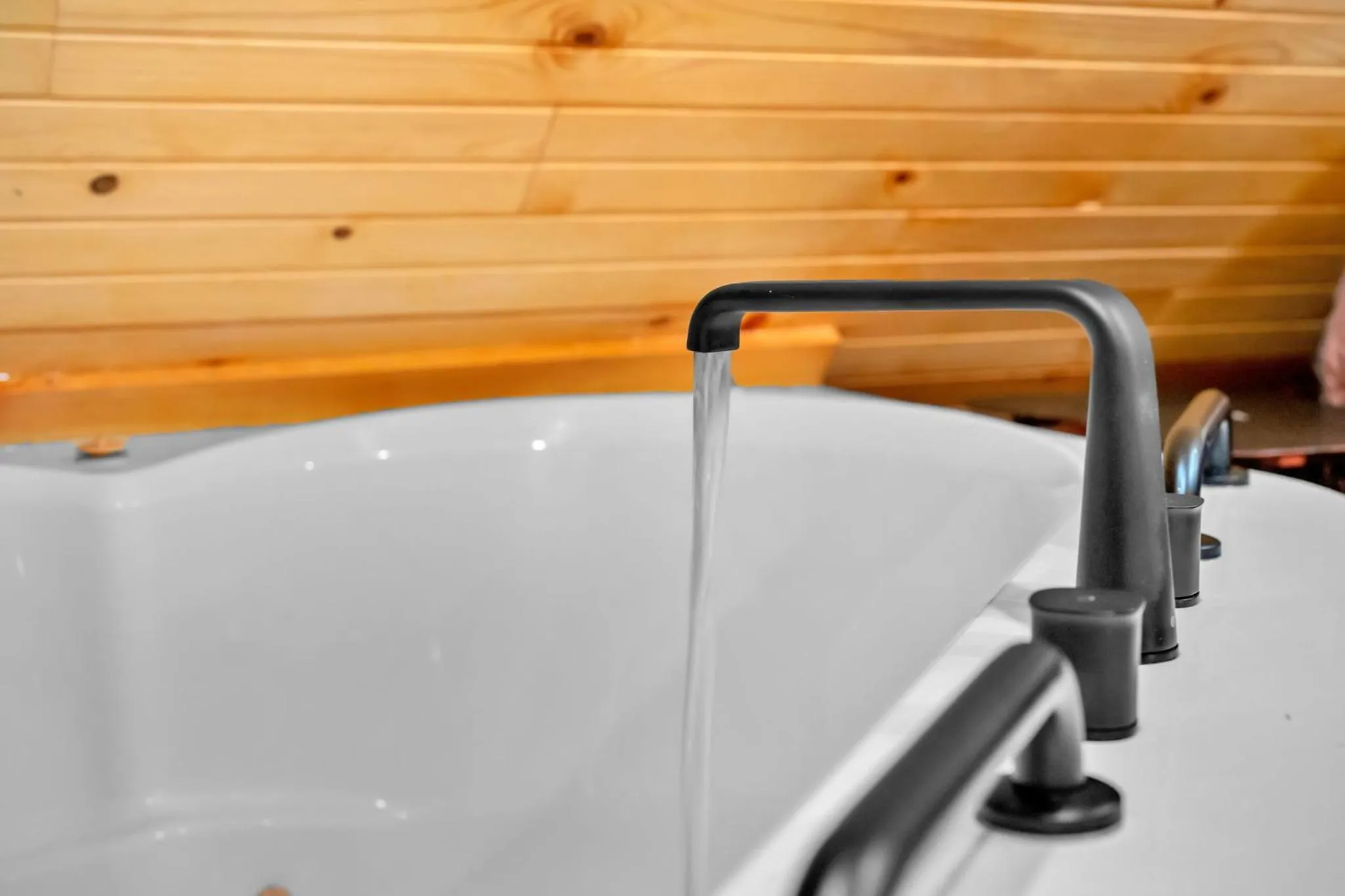 Creekwalk Inn Bed and Breakfast with Cabins