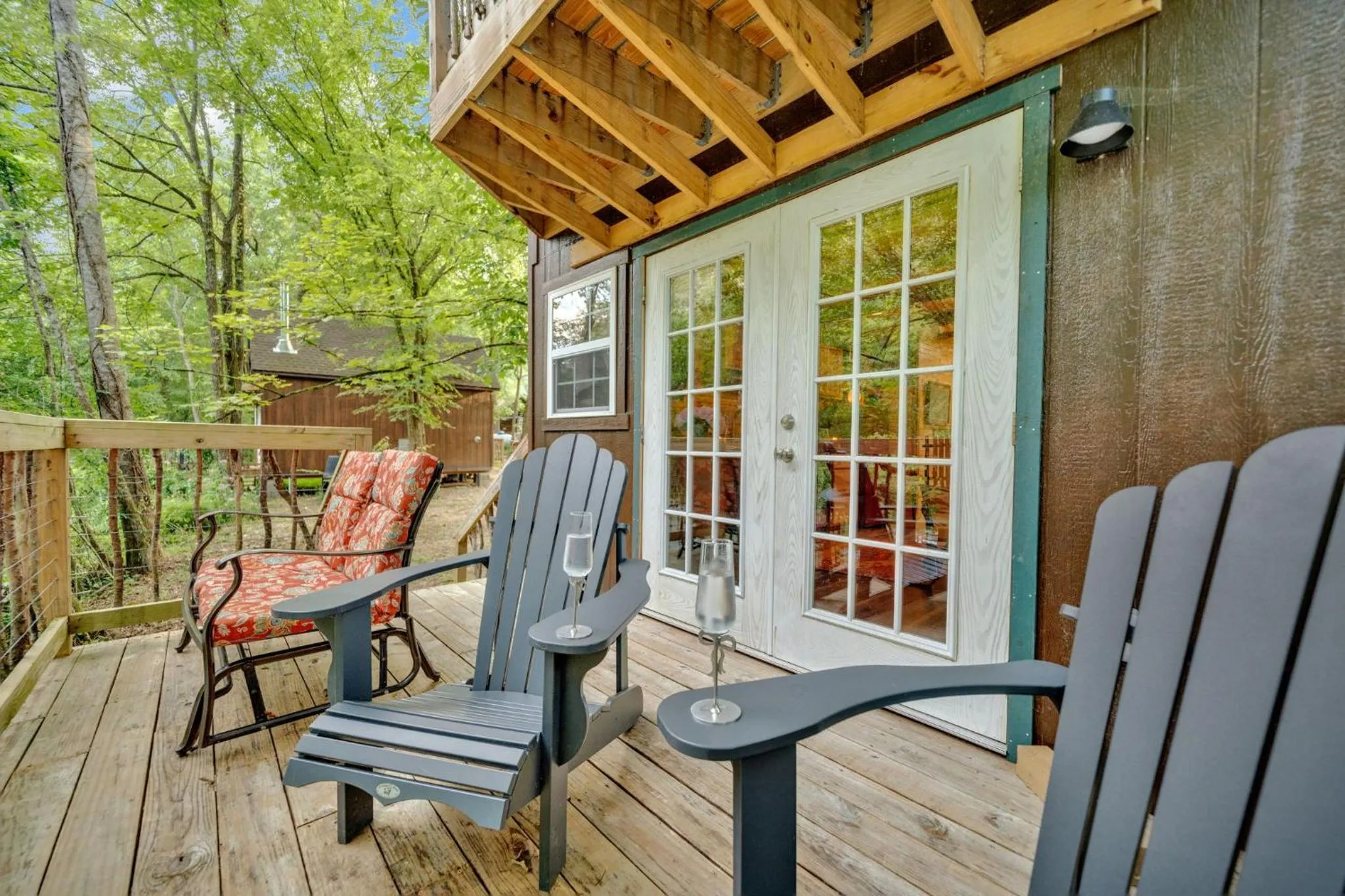 Creekwalk Inn Bed and Breakfast with Cabins