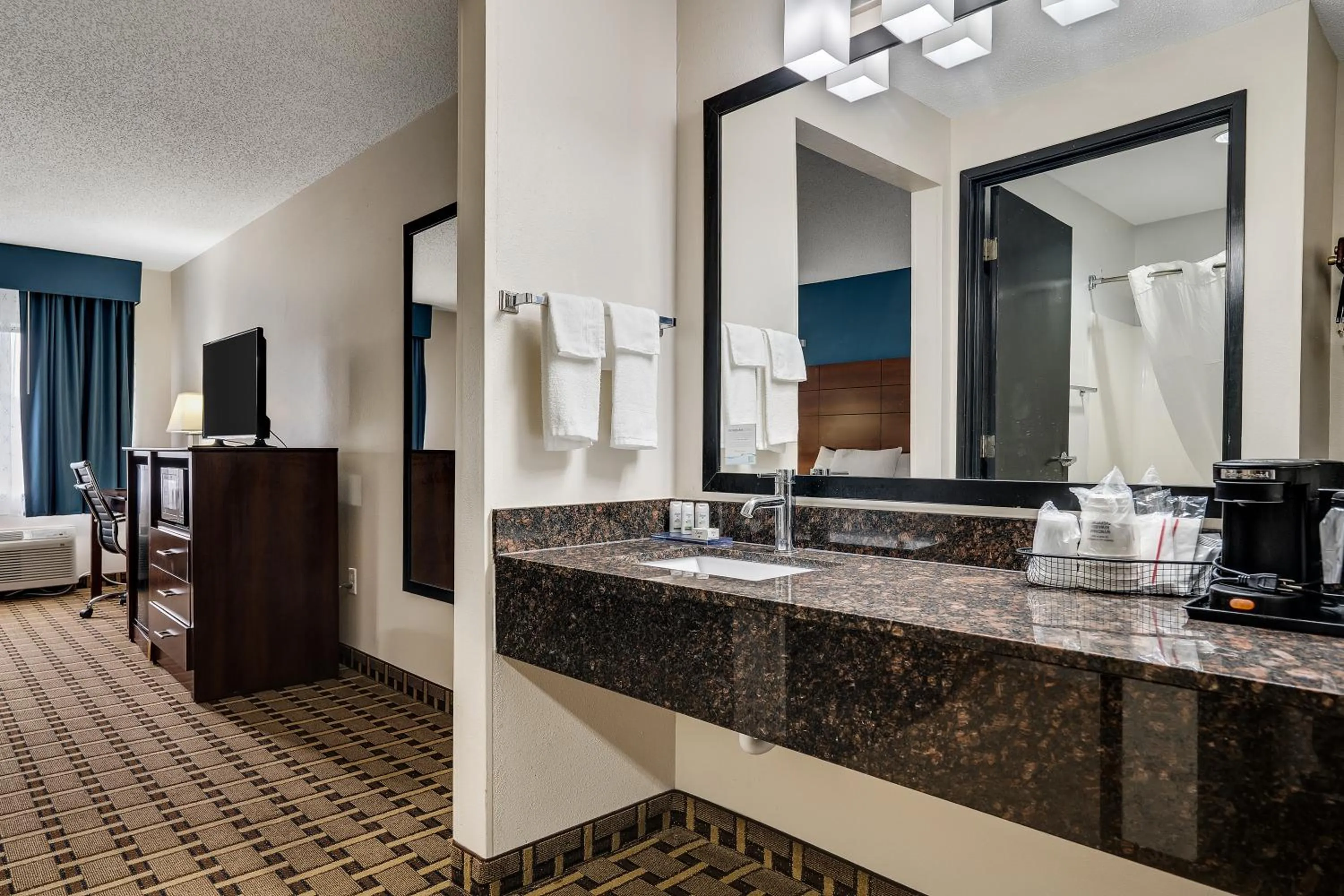 Bathroom in Baymont by Wyndham La Crosse/Onalaska