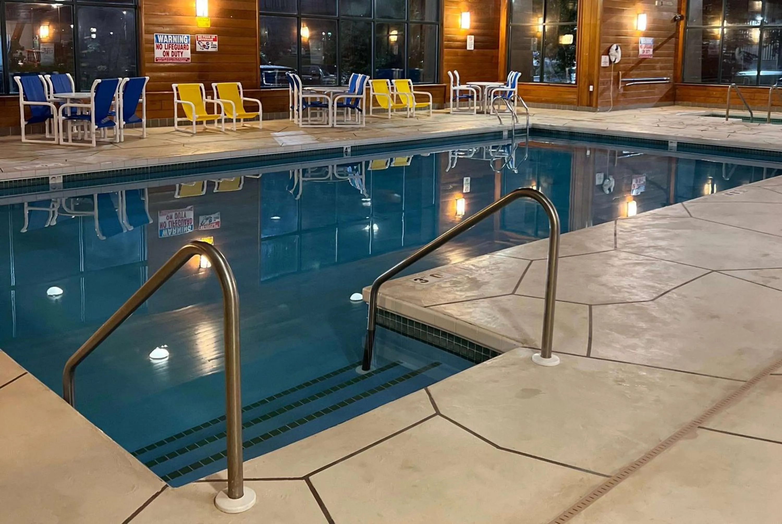 Swimming pool in Baymont by Wyndham La Crosse/Onalaska