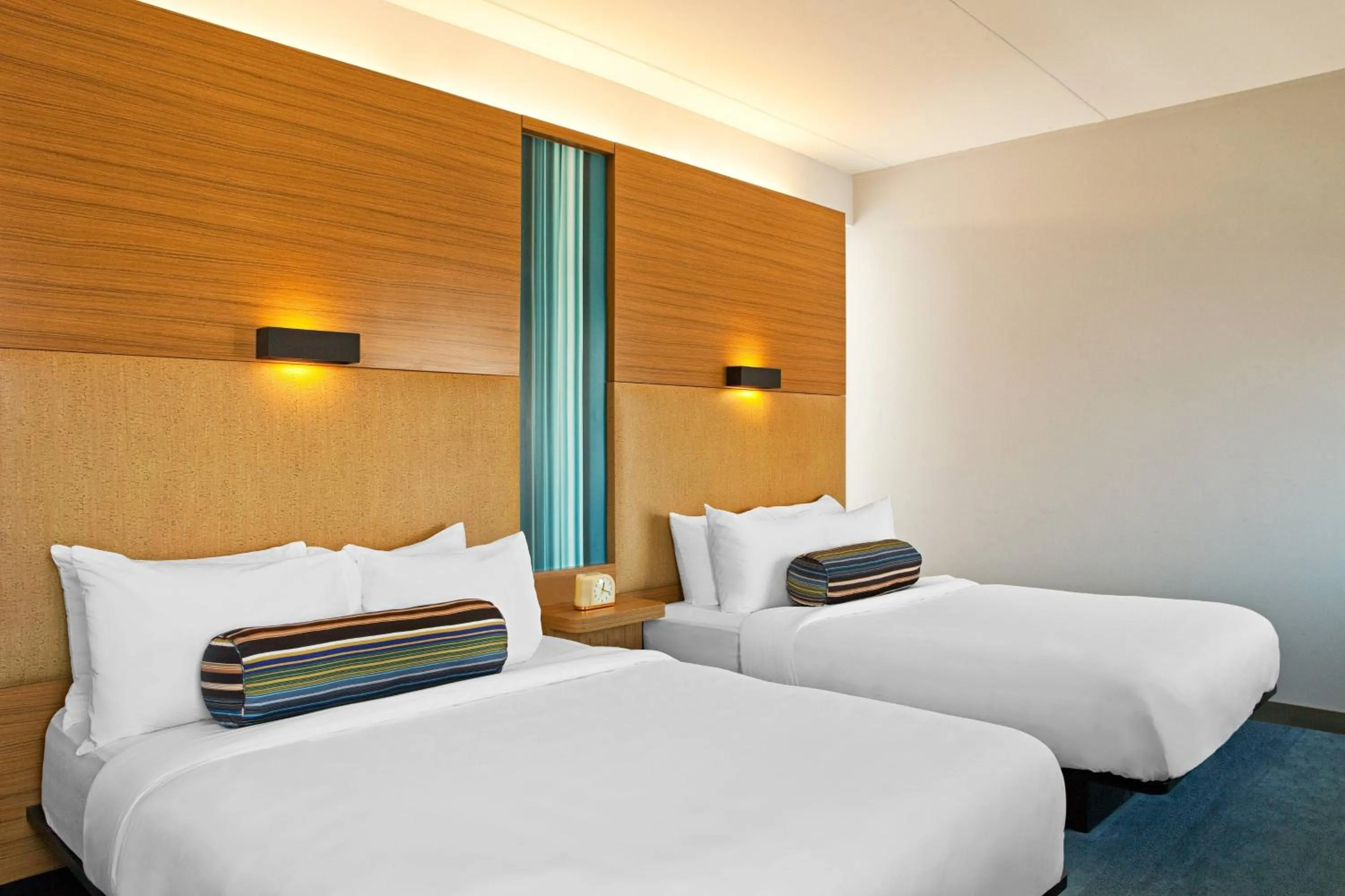 Photo of the whole room, Bed in Aloft Richmond West Short Pump