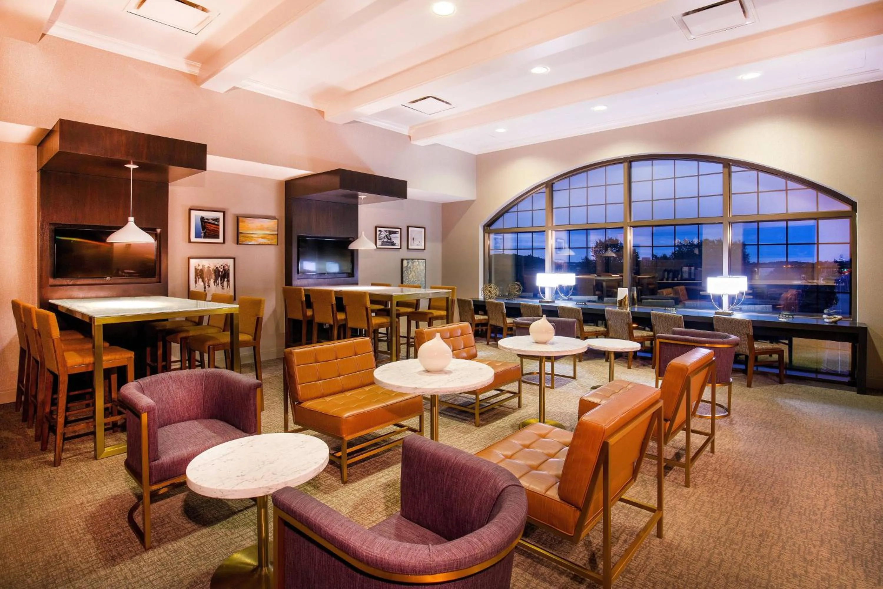 Lounge or bar in Sheraton Baltimore Washington Airport - BWI