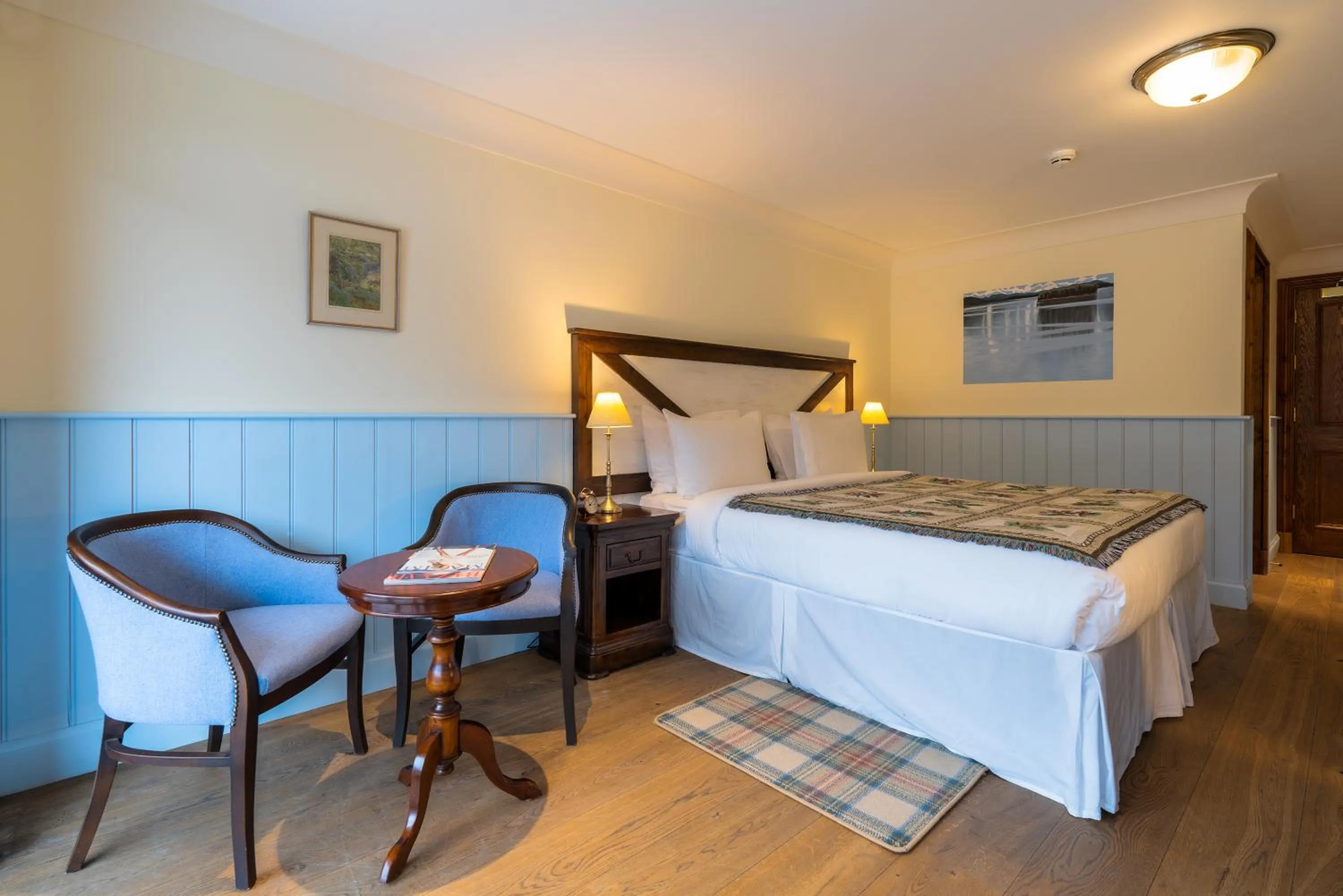 Patio, Bed in The Whispering Pine Lodge