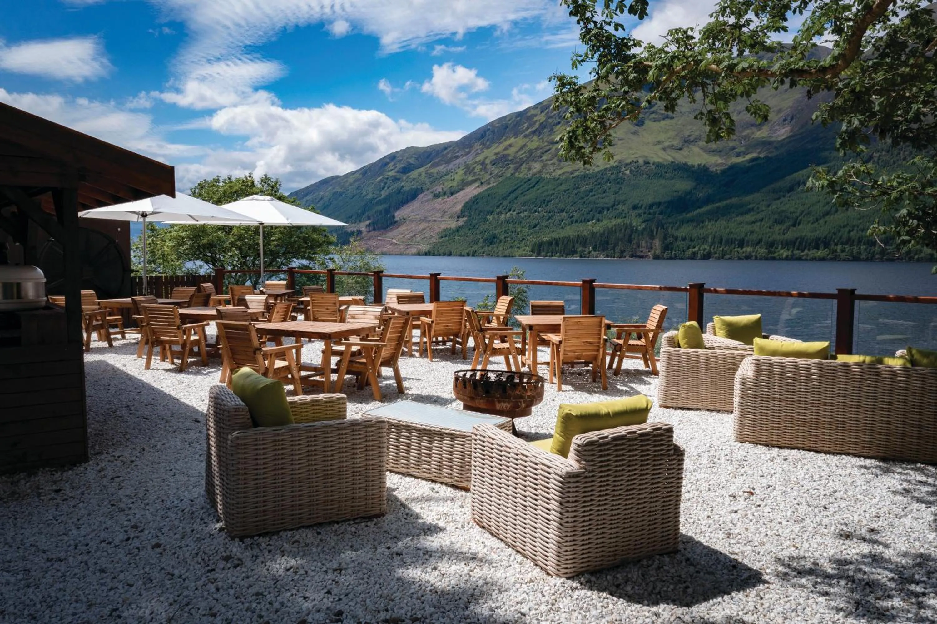 Restaurant/places to eat in The Whispering Pine Lodge