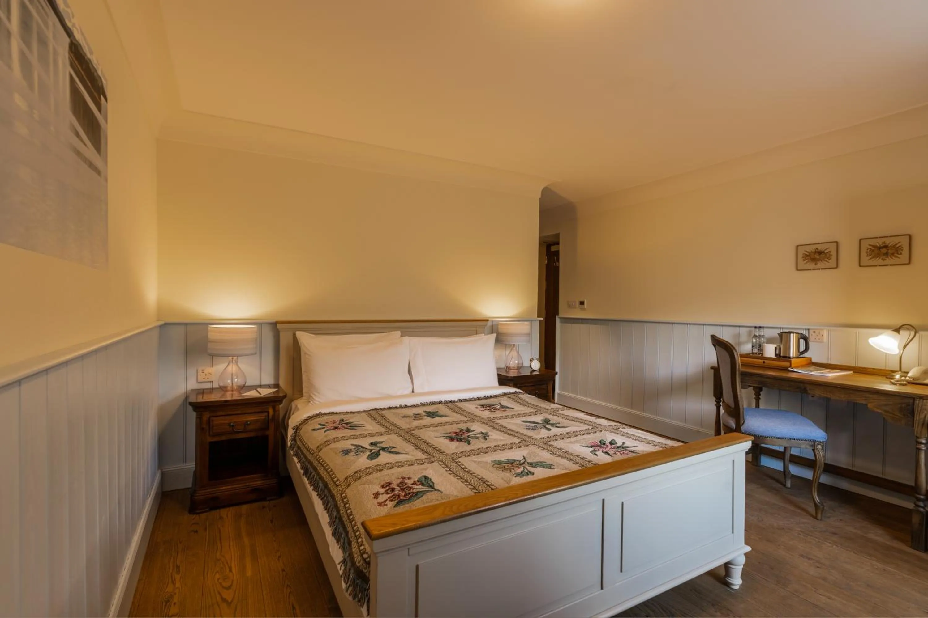 Bed in The Whispering Pine Lodge