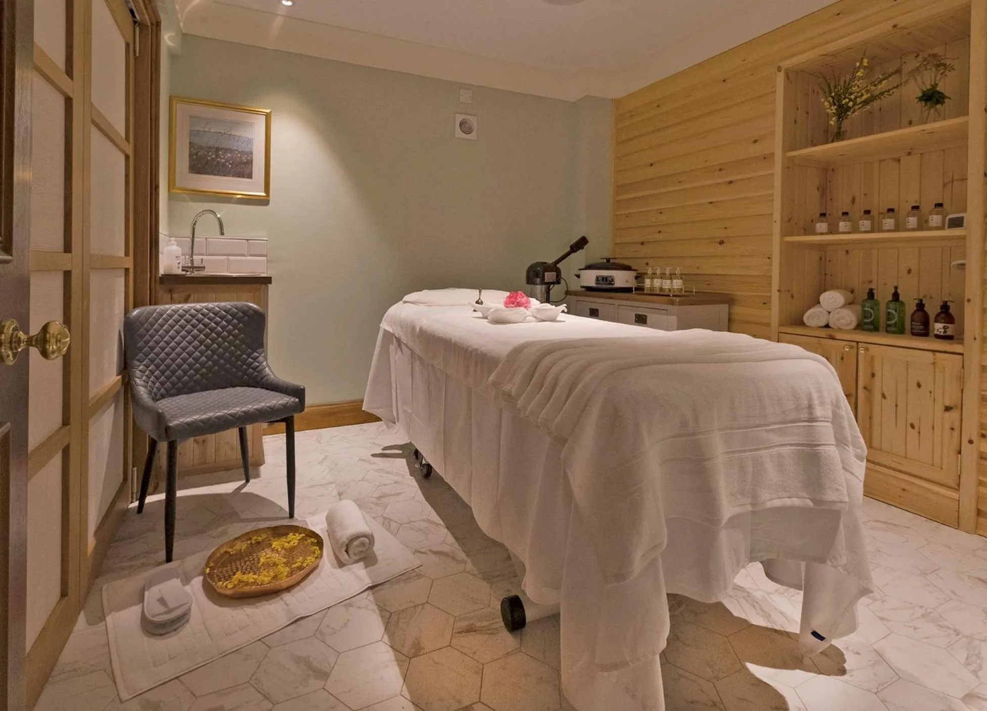 Spa and wellness centre/facilities in The Whispering Pine Lodge