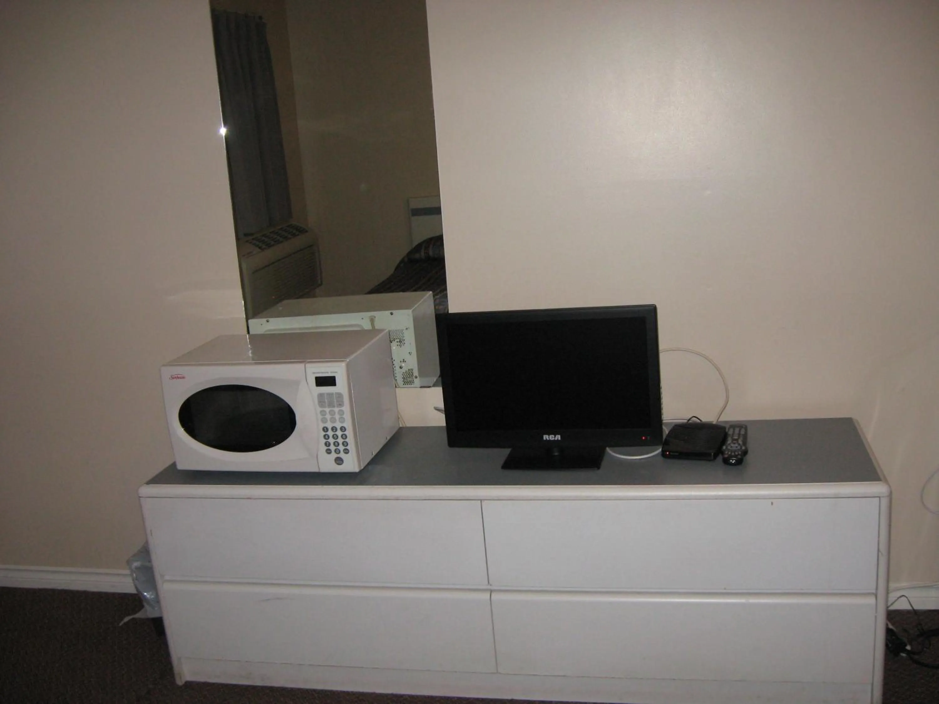 TV and multimedia in Pals Motel and RV Park