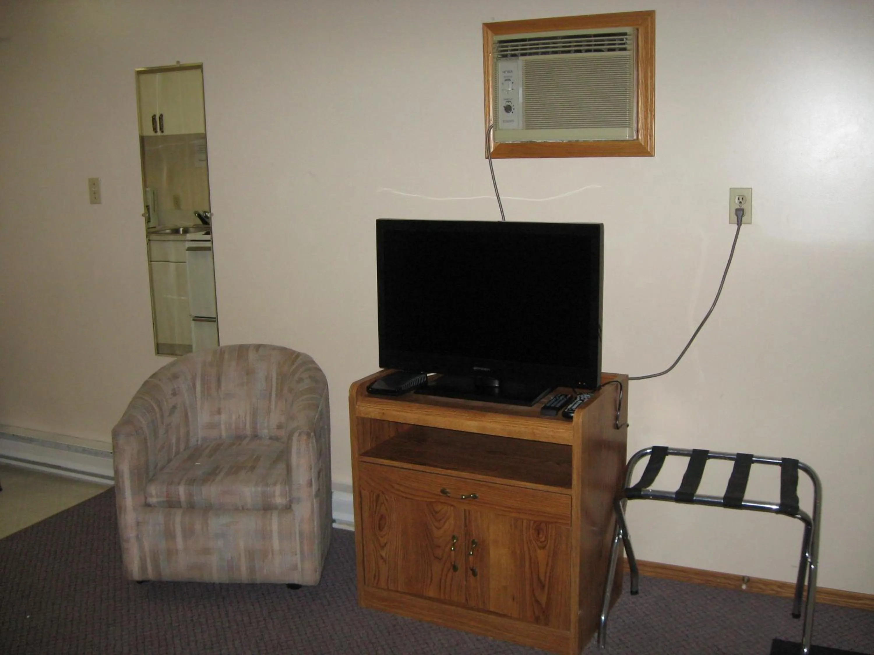 TV and multimedia in Pals Motel and RV Park