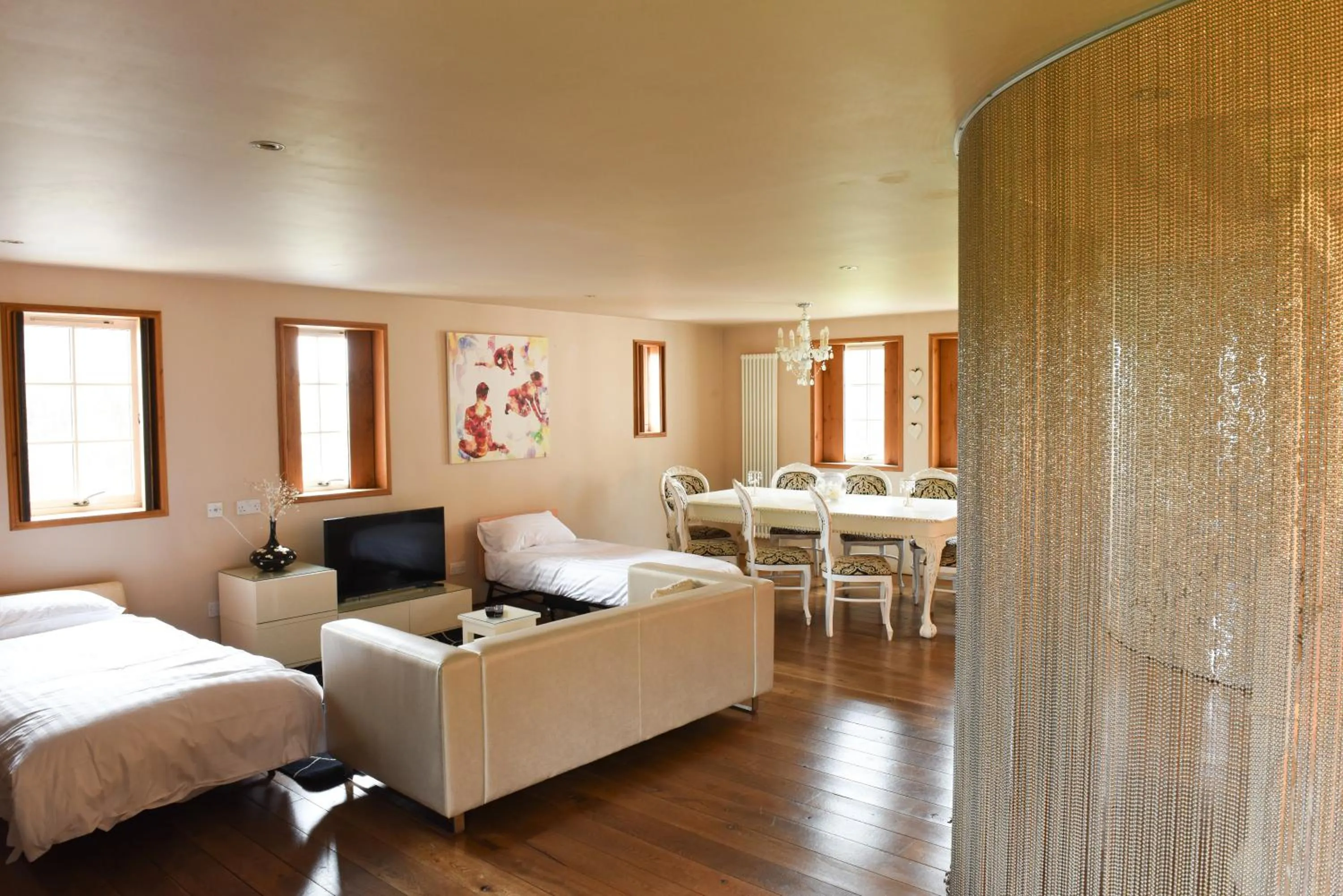 Seating area, Bed in Glenskirlie Castle Hotel