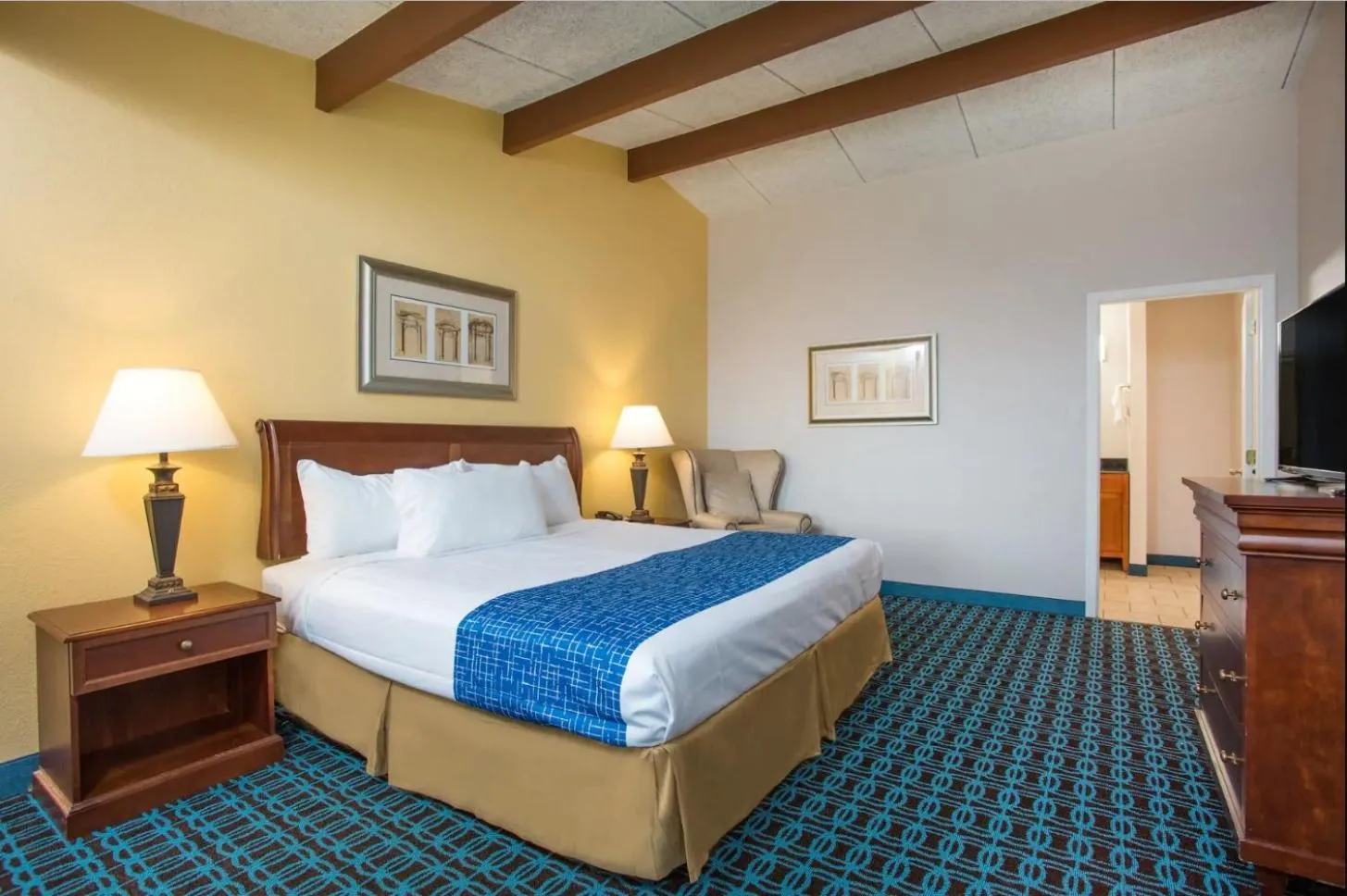 Bedroom, Bed in Travelodge by Wyndham Wytheville