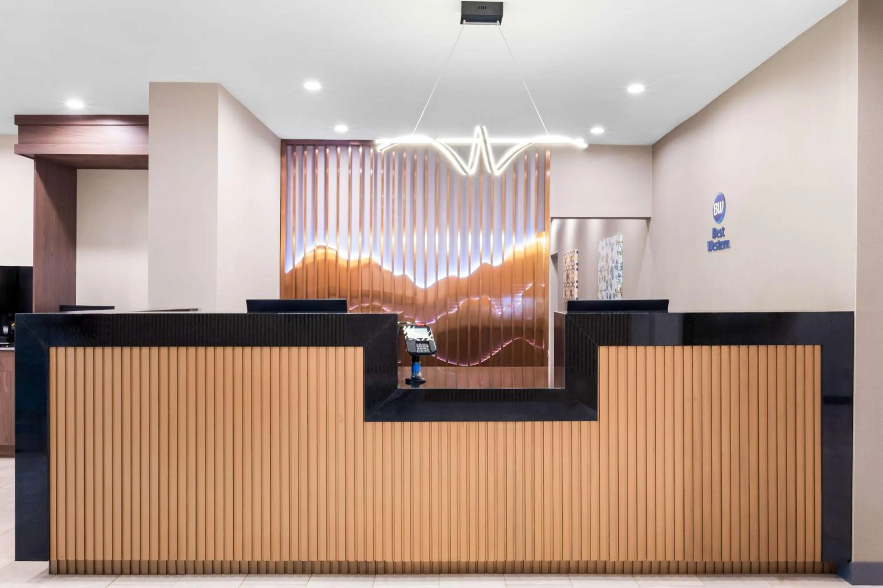 Lobby or reception in Best Western Niantic - New London, Mystic Area