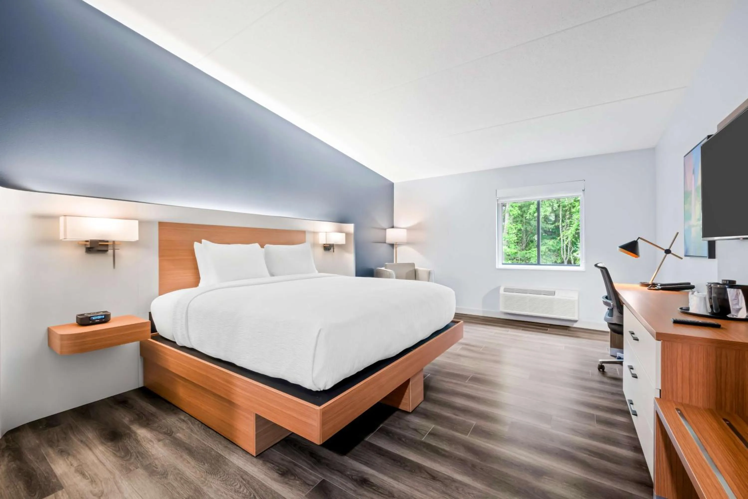 Bedroom, Bed in Best Western Niantic - New London, Mystic Area