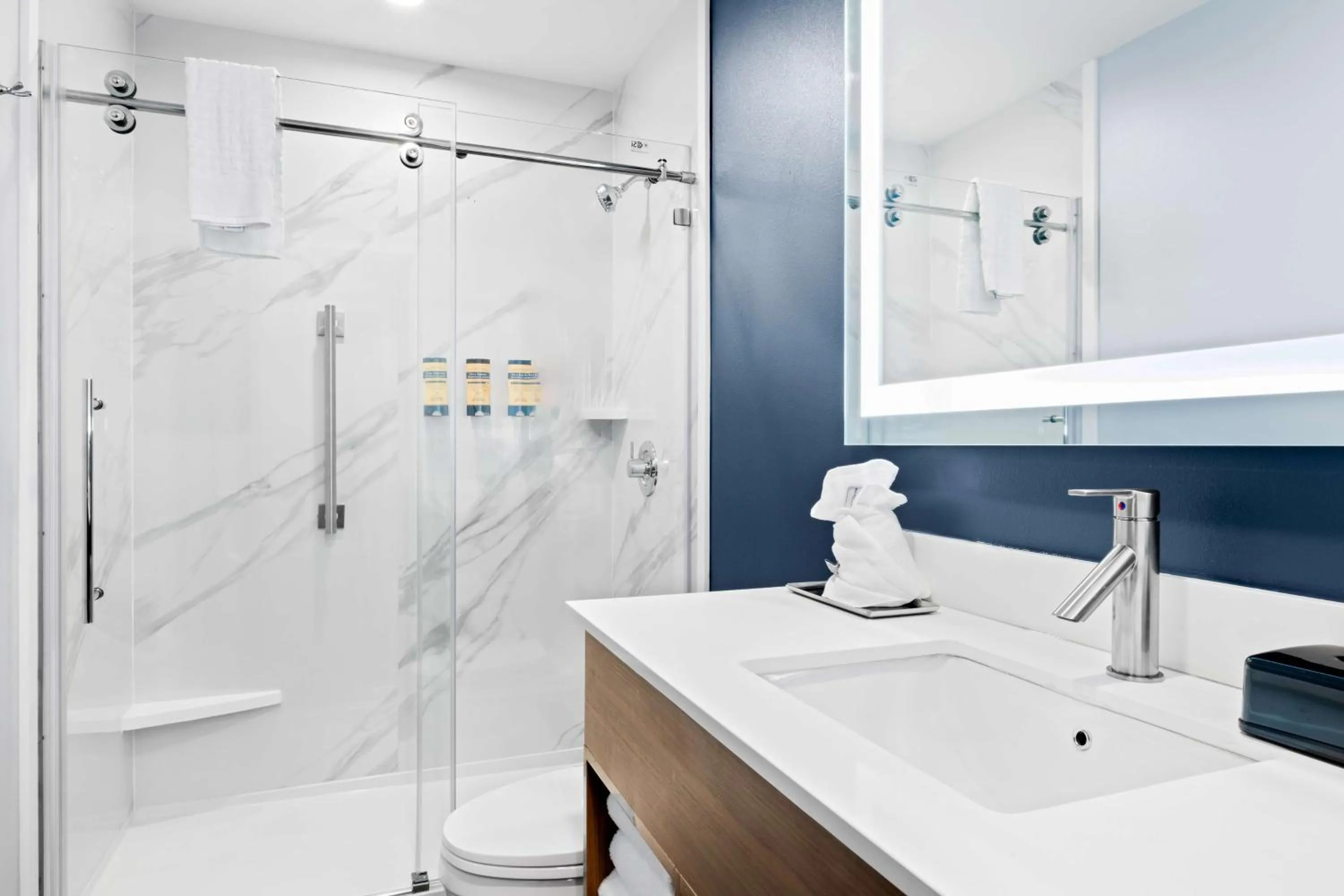 Bathroom in Best Western Niantic - New London, Mystic Area