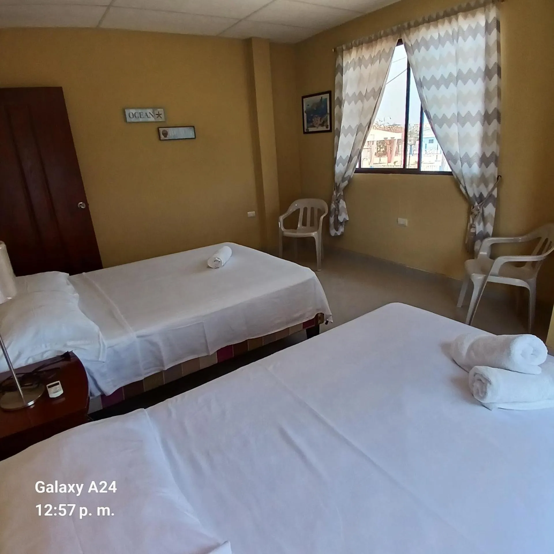 Bedroom, Bed in Suites Sonikikos