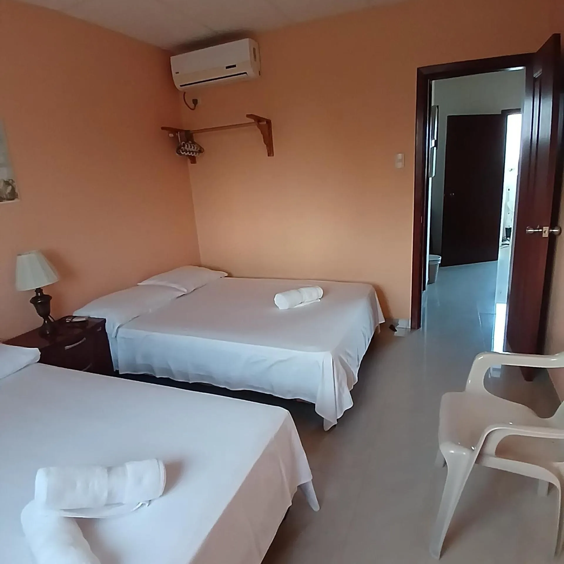 Bedroom, Bed in Suites Sonikikos