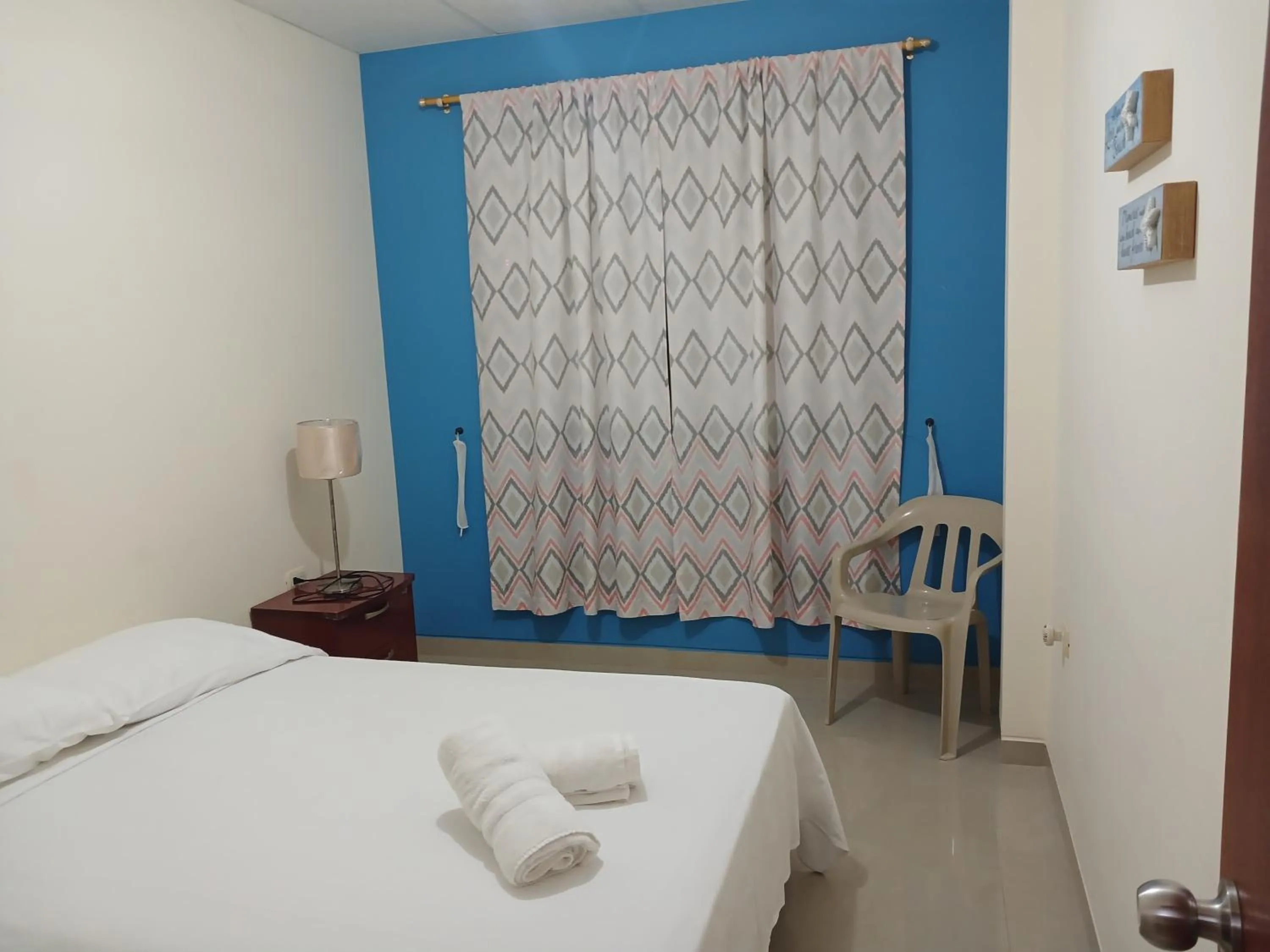 Bedroom, Bed in Suites Sonikikos