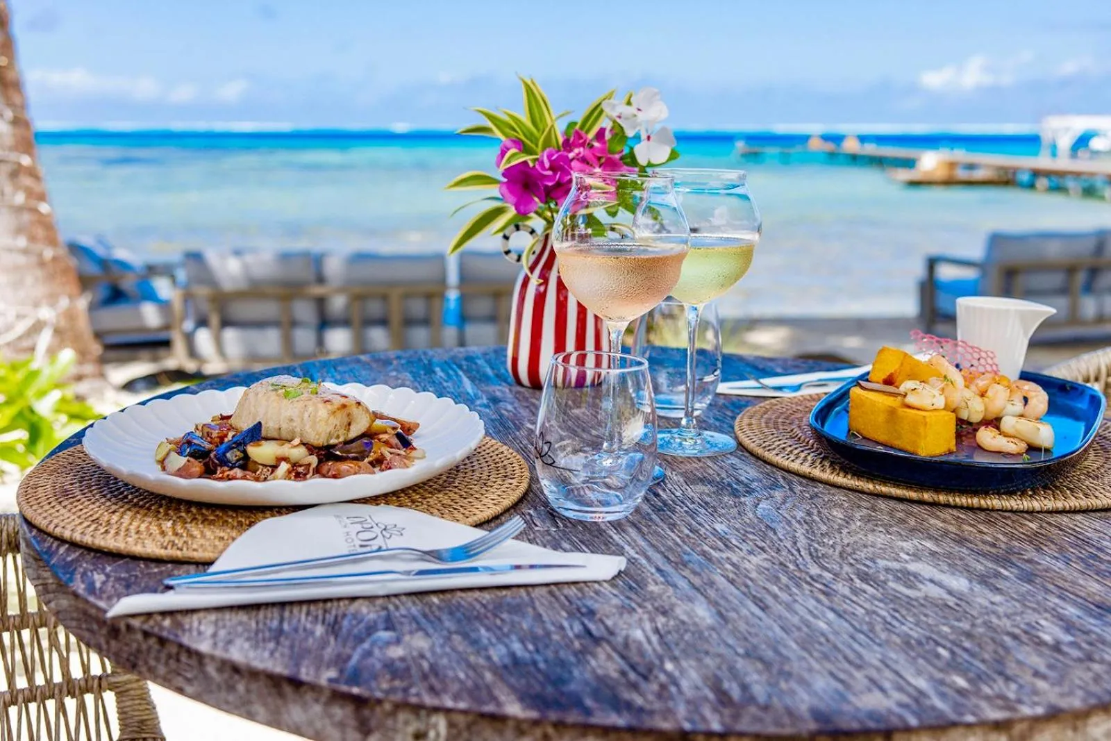 Restaurant/places to eat in Opoa Beach Hotel