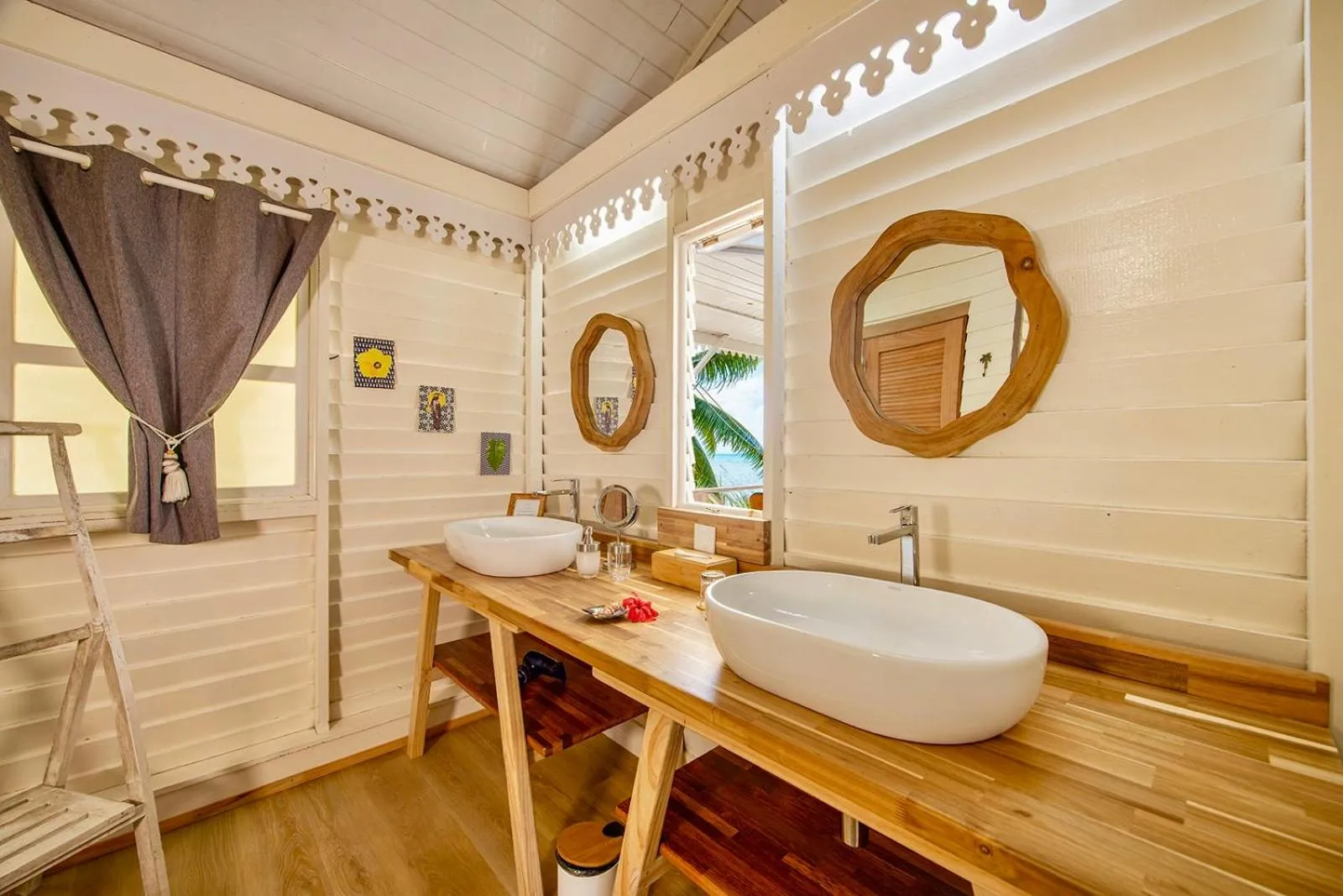 Bathroom in Opoa Beach Hotel