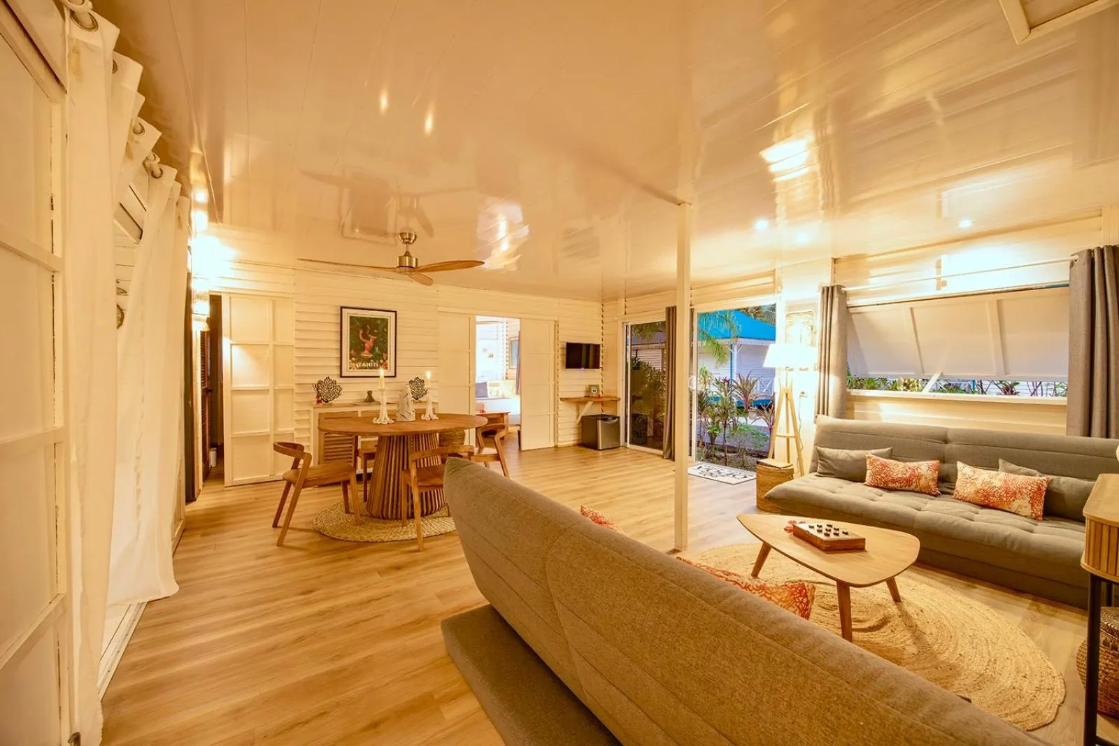 Seating area in Opoa Beach Hotel