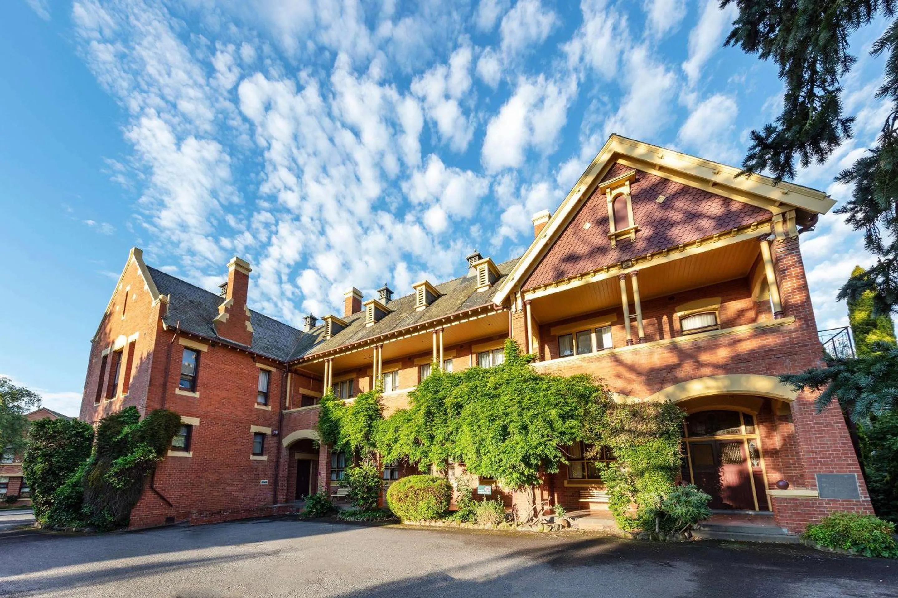 Property building in Club Wyndham Ballarat, Trademark Collection by Wyndham