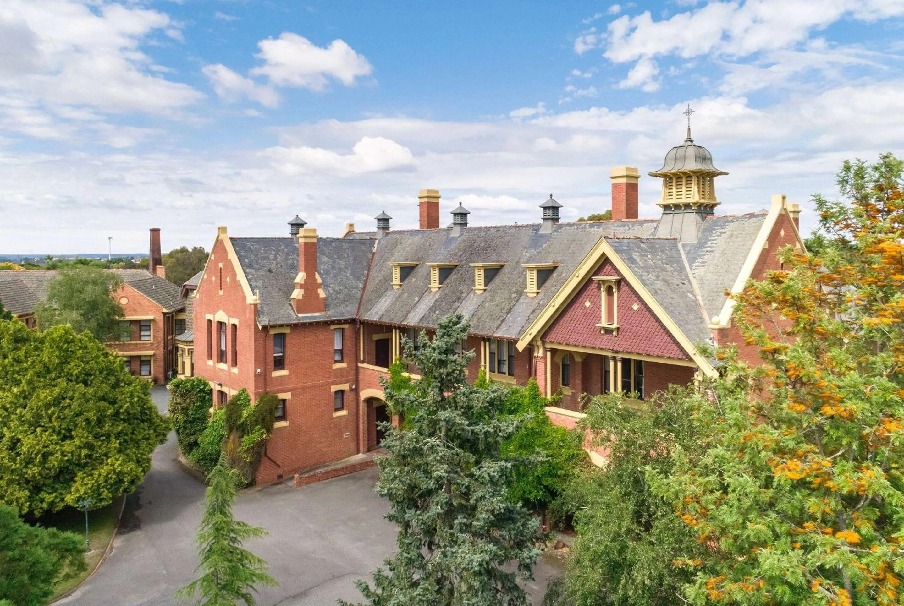 Property building in Club Wyndham Ballarat, Trademark Collection by Wyndham