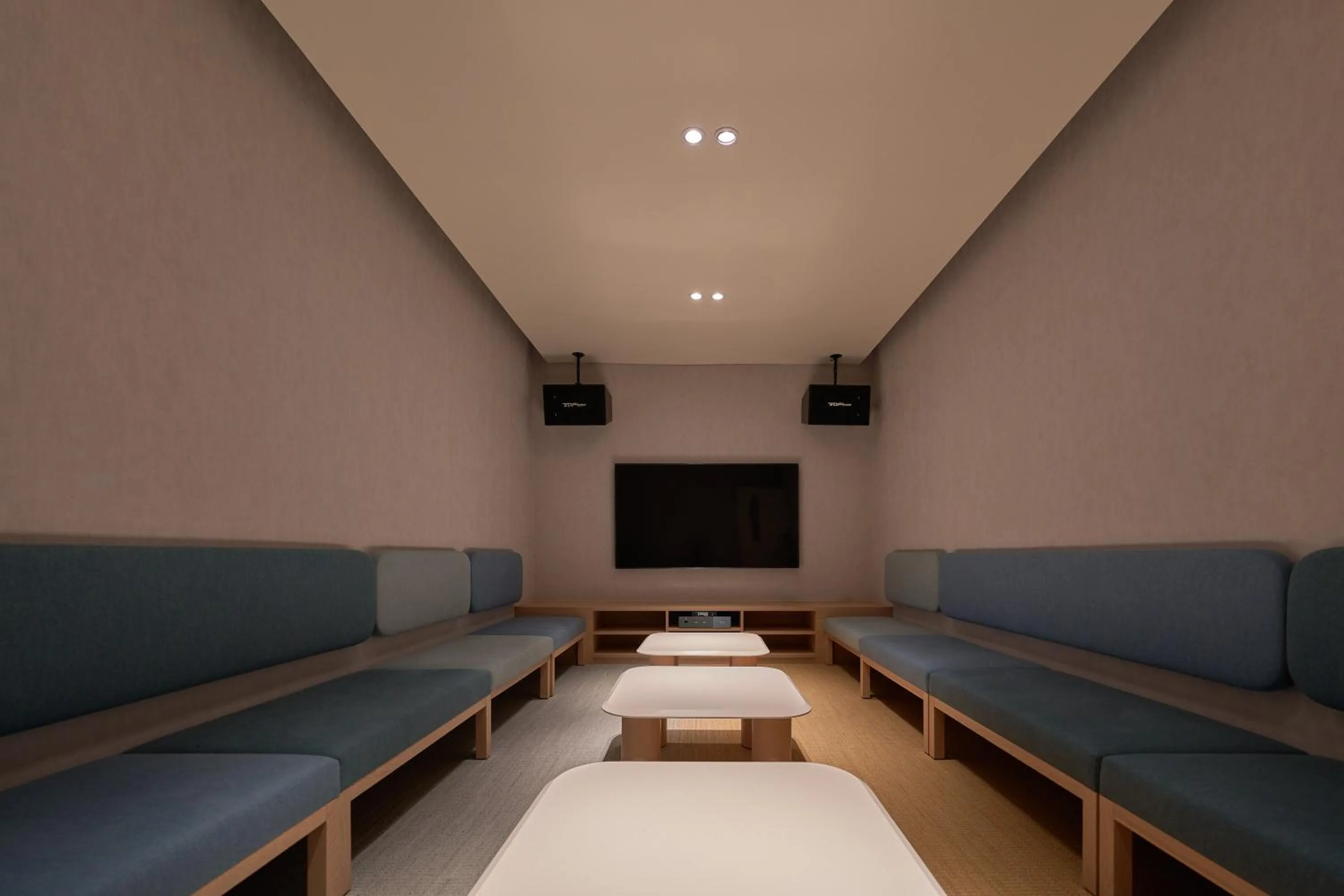 Evening entertainment in Hotel Royal Chiao Hsi